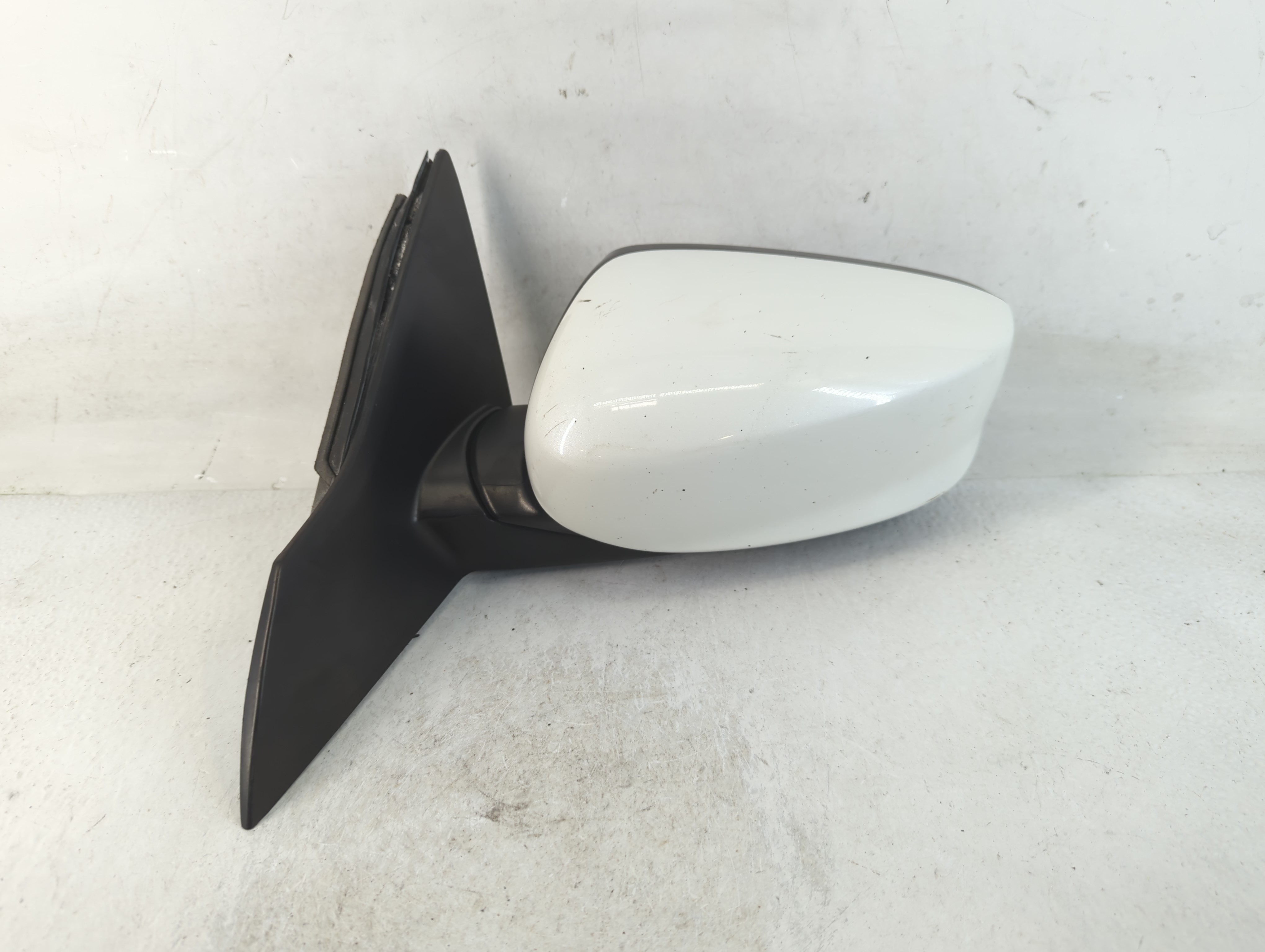 2013-2017 Honda Accord Driver Left Side View Power Door Mirror White 786193 - Oemusedautoparts1.com
