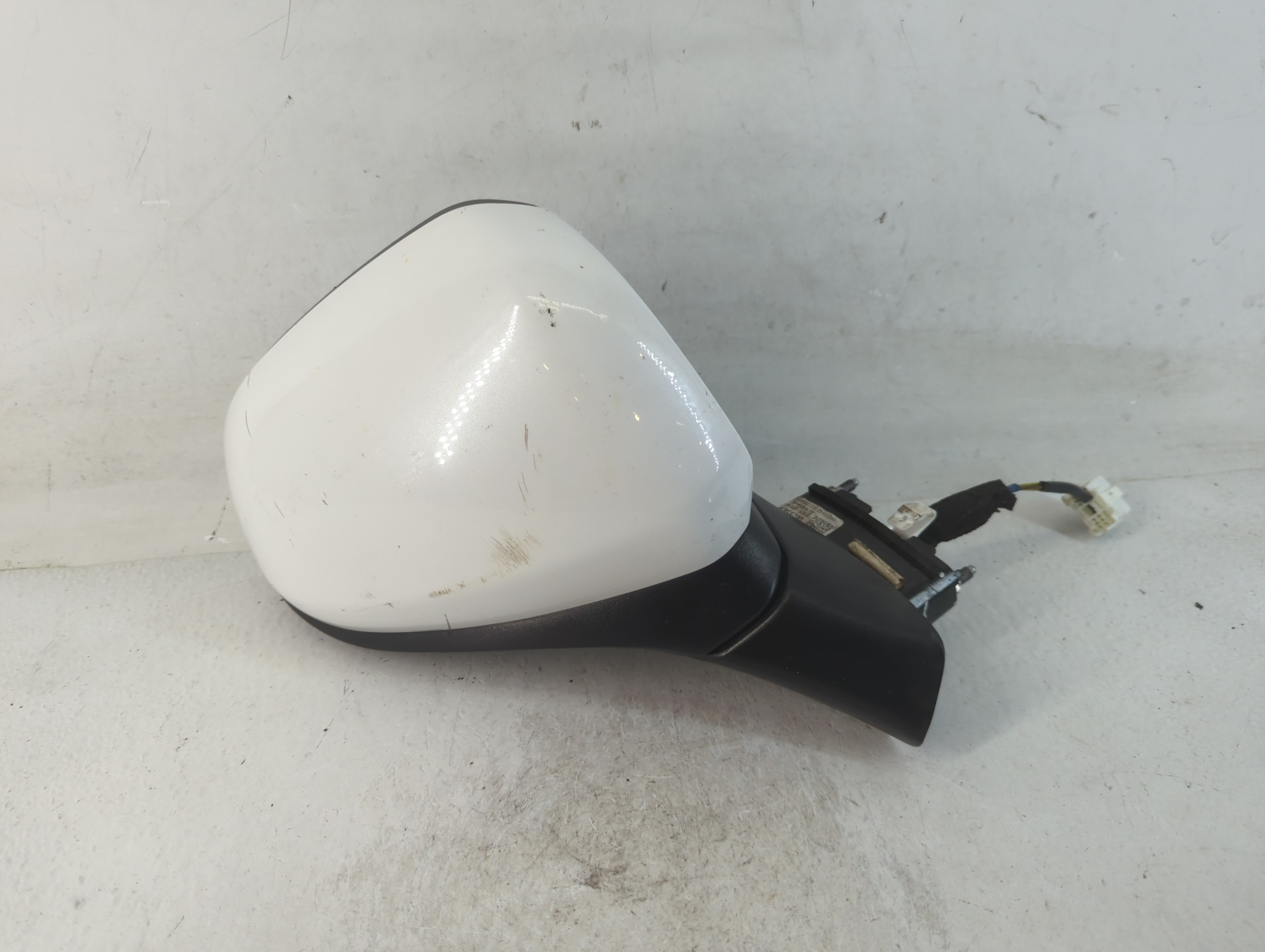2019-2019 Hyundai Santa Fe Passenger Right Side View Power Door Mirror 786247 - Oemusedautoparts1.com