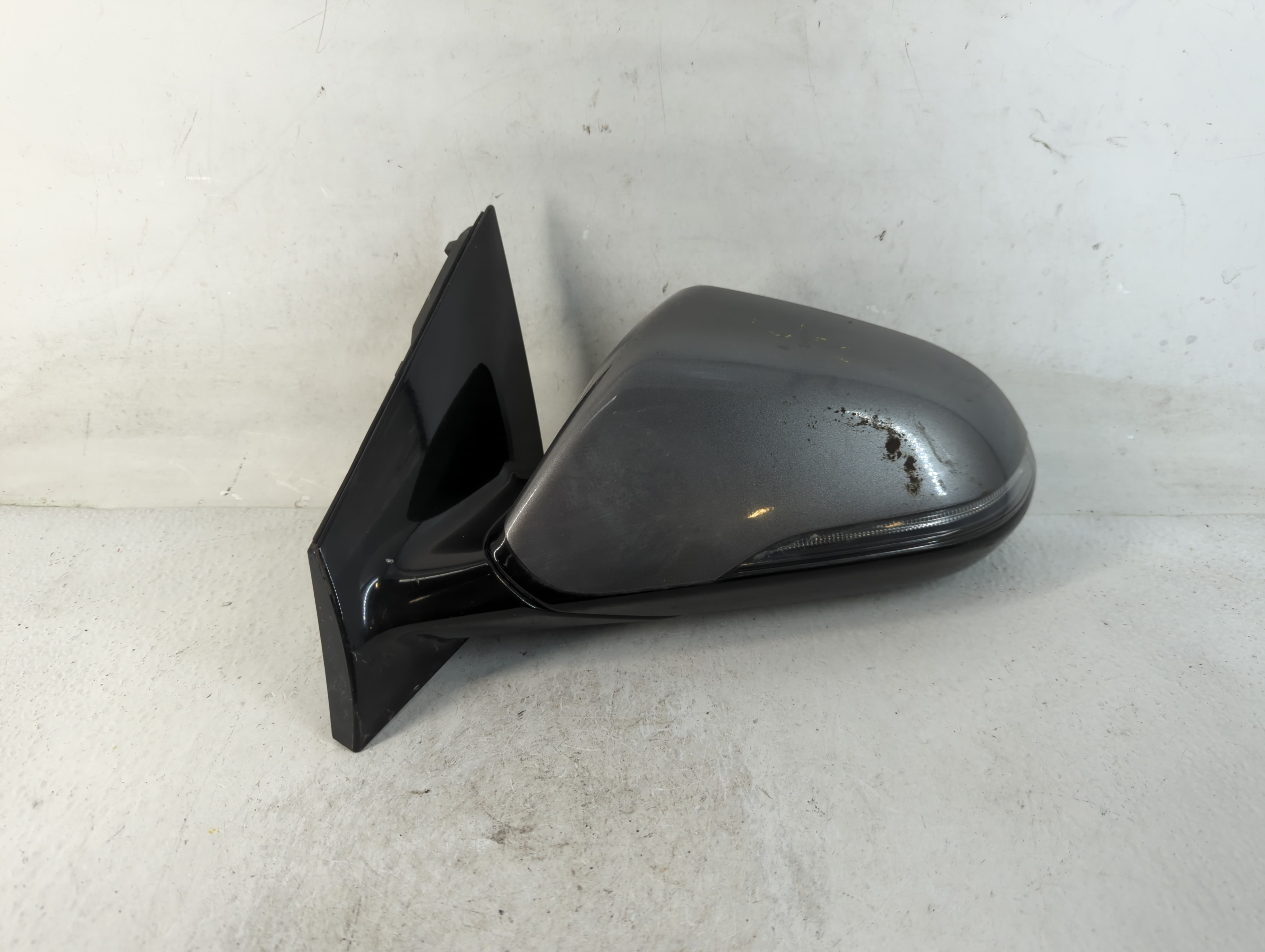 2018-2019 Hyundai Sonata Driver Left Side View Power Door Mirror Grey 786331 - Oemusedautoparts1.com