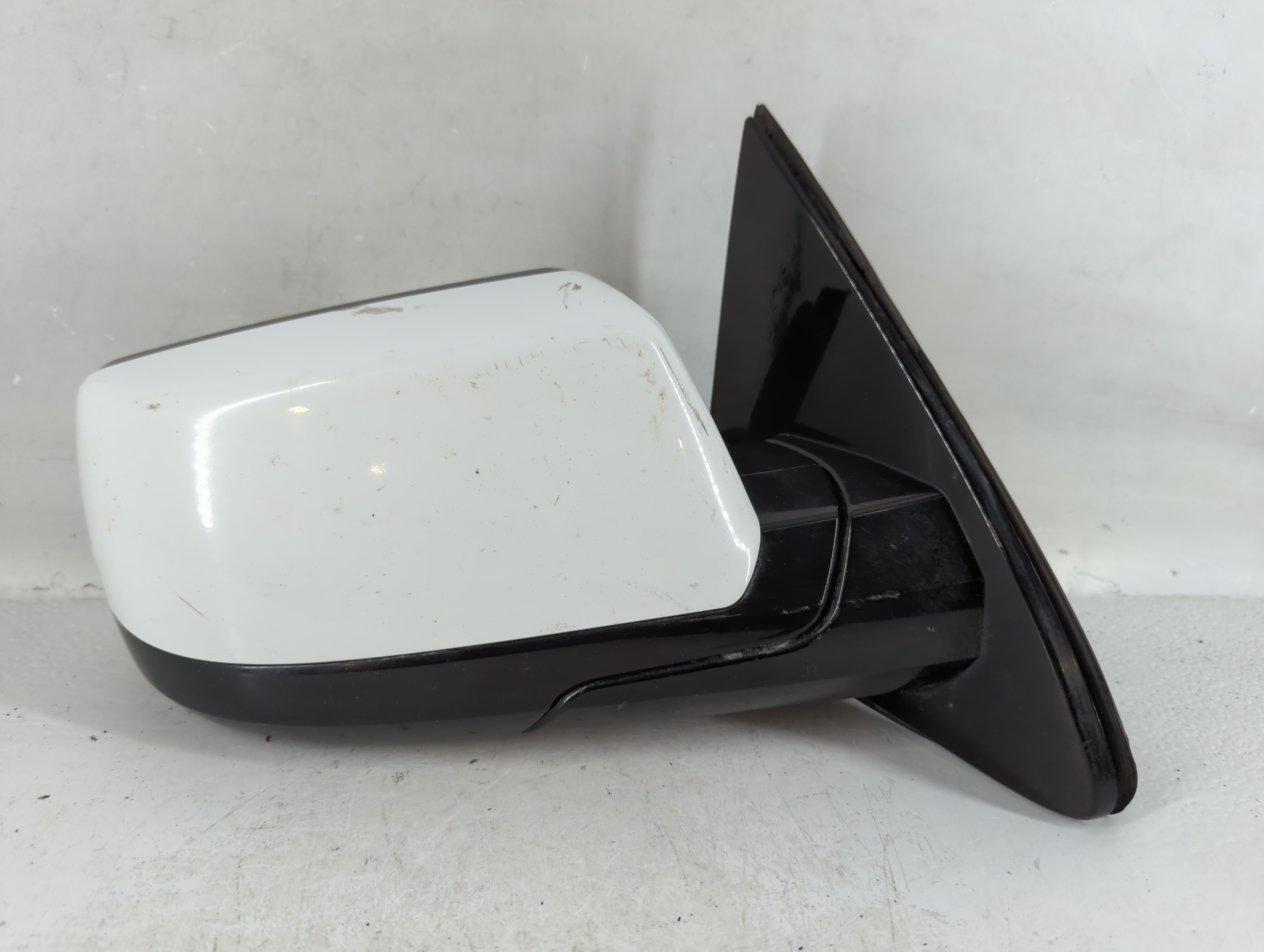 Picture of Chevrolet Suburban 1500 Passenger Right Side View Power Door Mirror White 786434