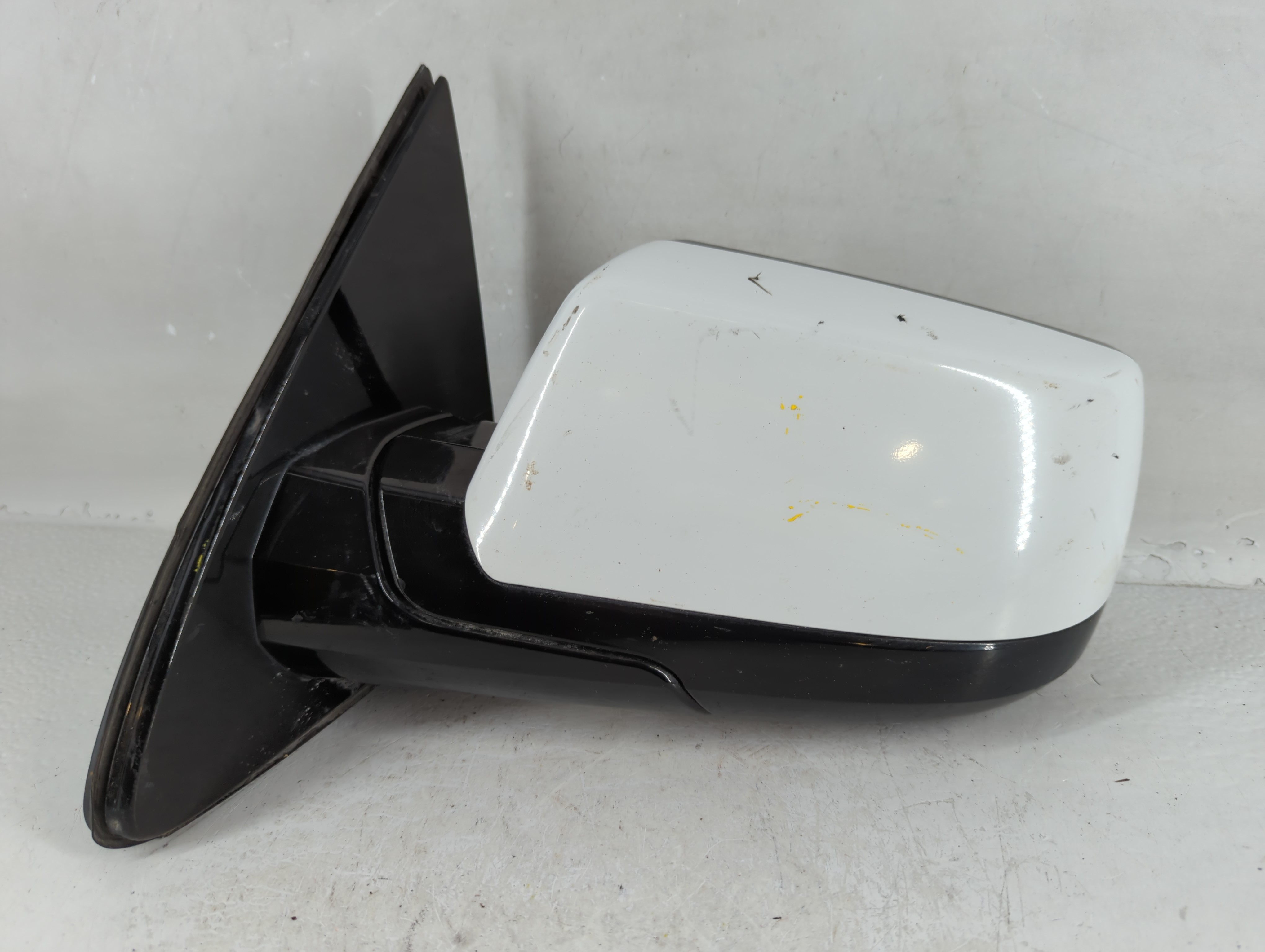 Picture of Chevrolet Suburban 1500 Driver Left Side View Power Door Mirror White 786497