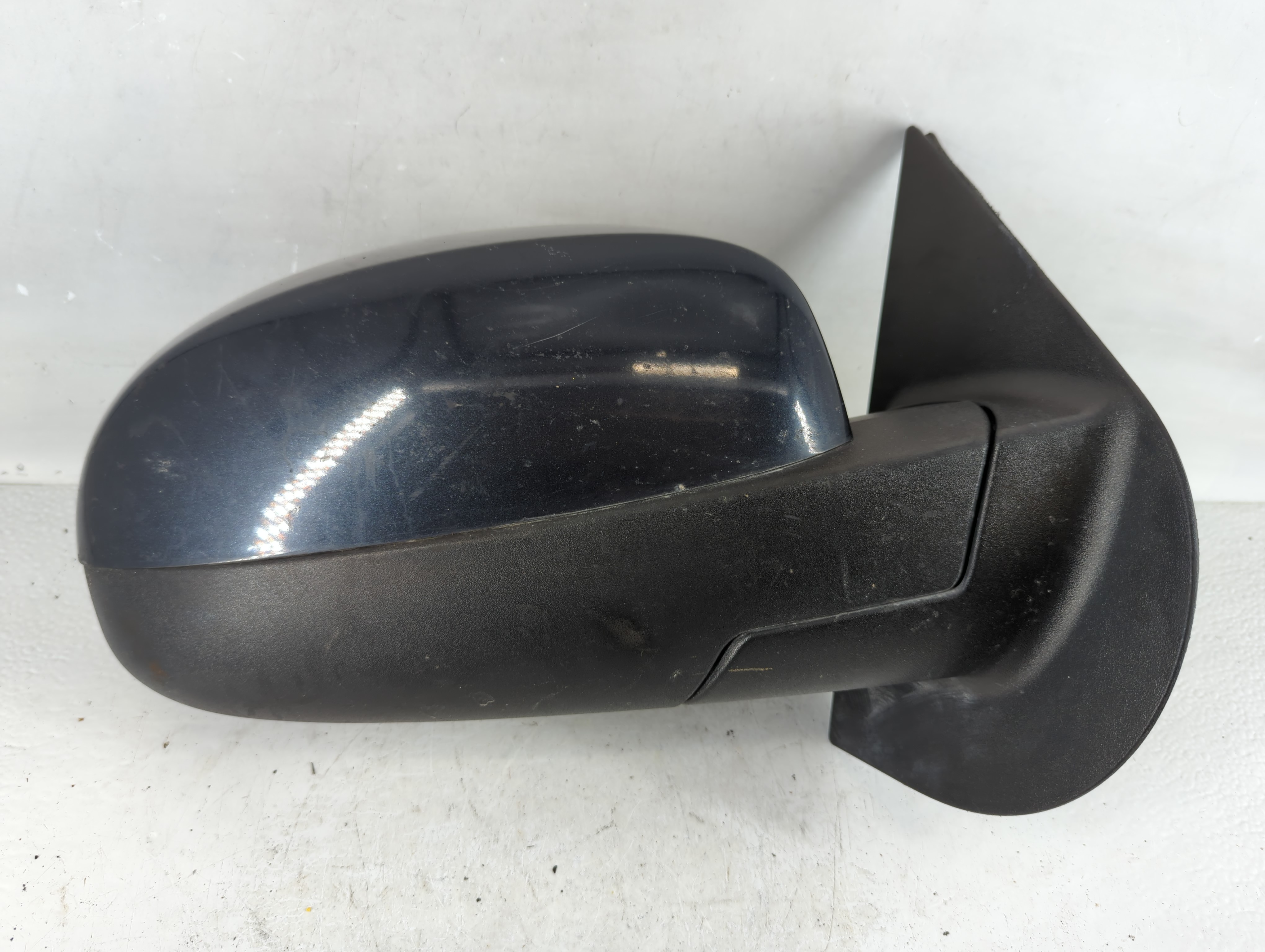 Gmc Yukon Xl Passenger Right Side View Power Door Mirror Dark Gray 786522 - Oemusedautoparts1.com