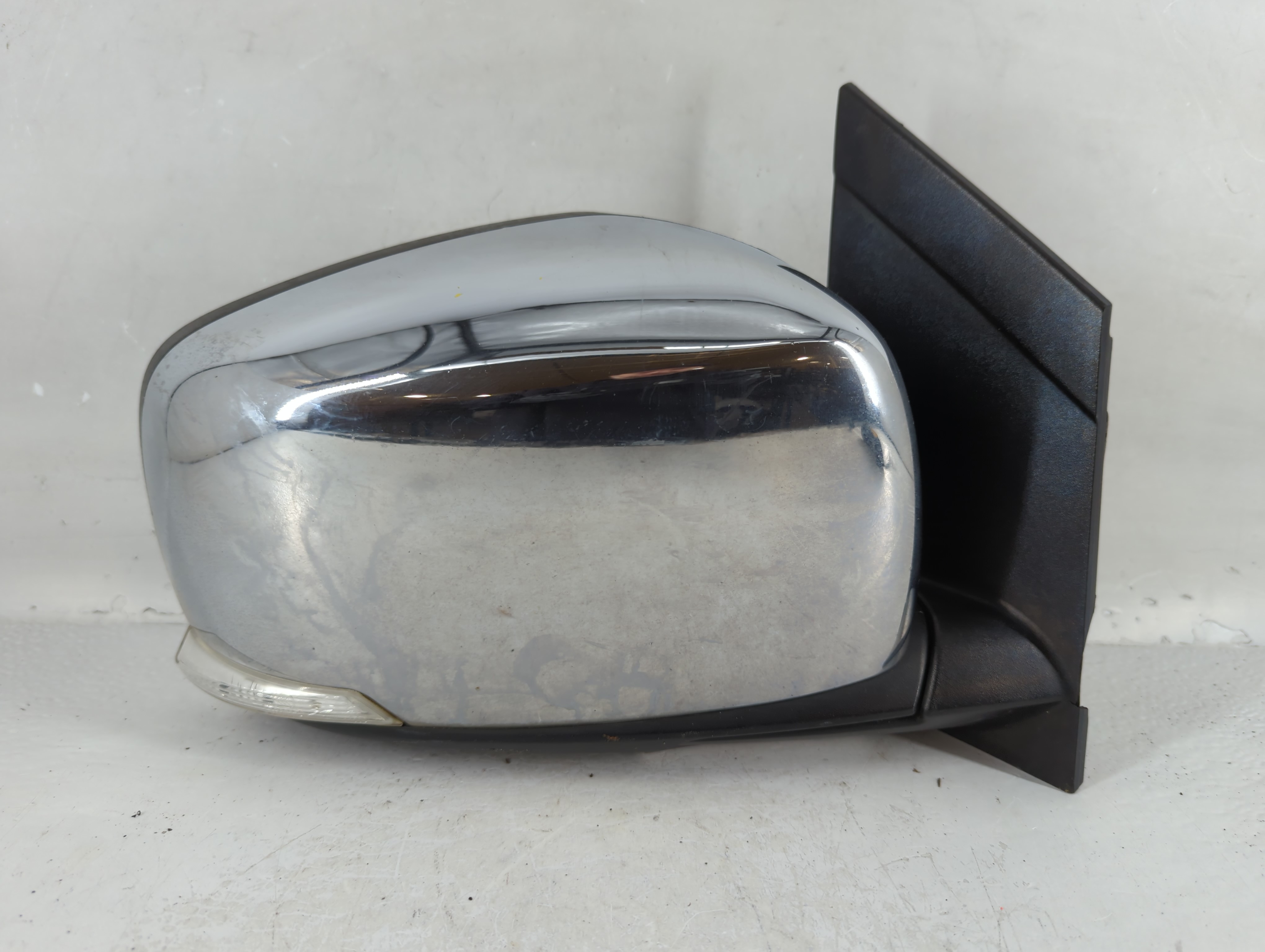 2014 Chrysler Town & Country Passenger Right Side View Power Door Mirror 786587 - Oemusedautoparts1.com