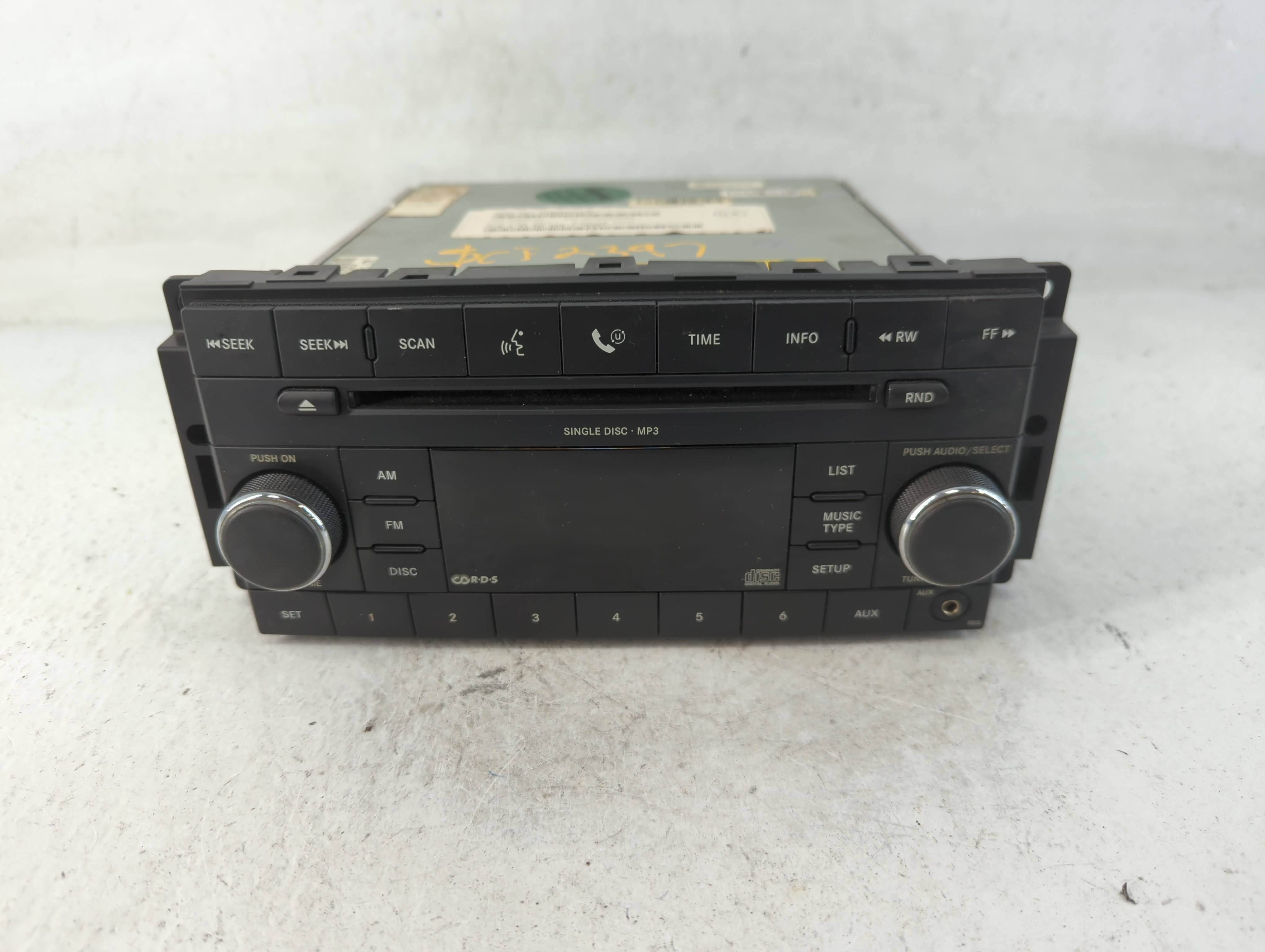 2008 Chrysler Town & Country Am Fm Cd Player Radio Receiver 786662 - Oemusedautoparts1.com