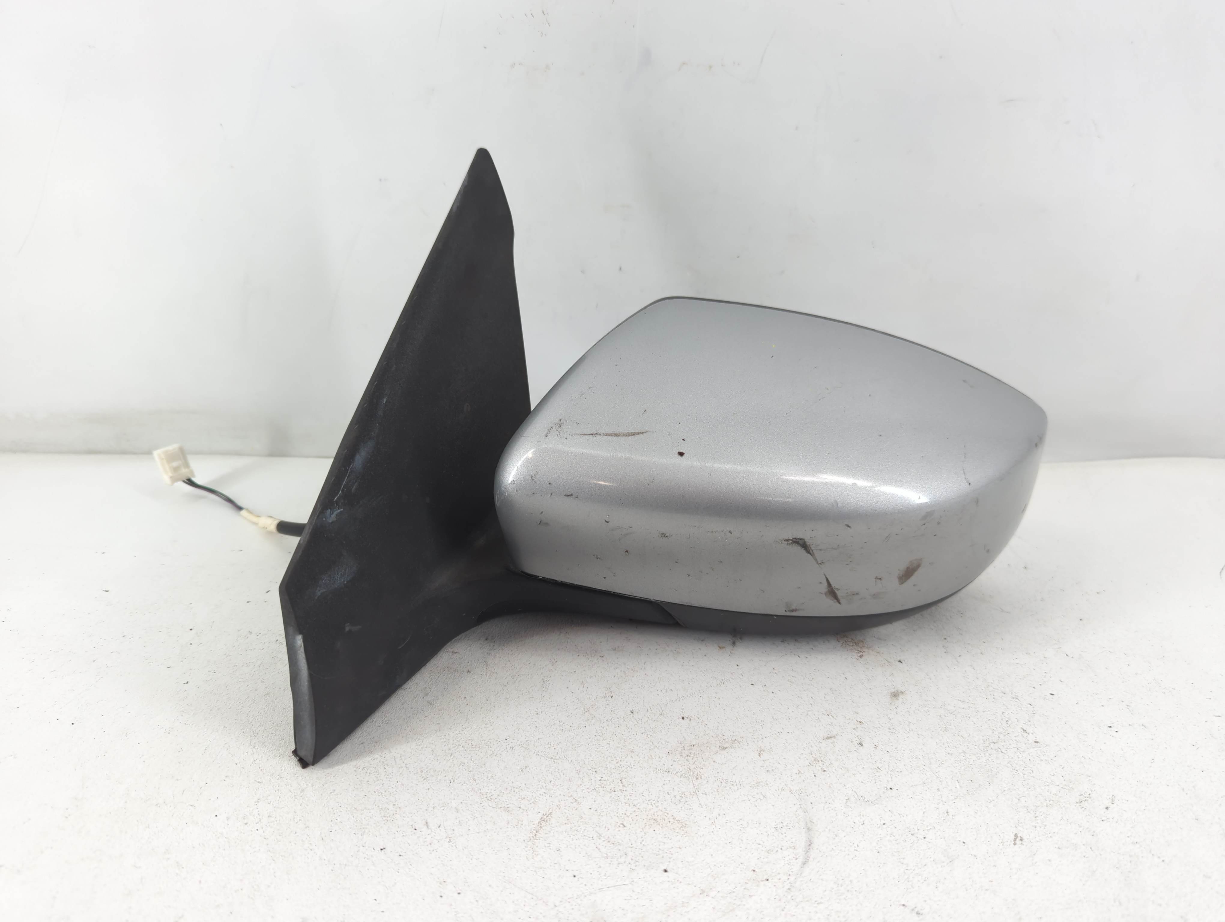 2013-2015 Nissan Sentra Driver Left Side View Power Door Mirror Silver 786684 - Oemusedautoparts1.com