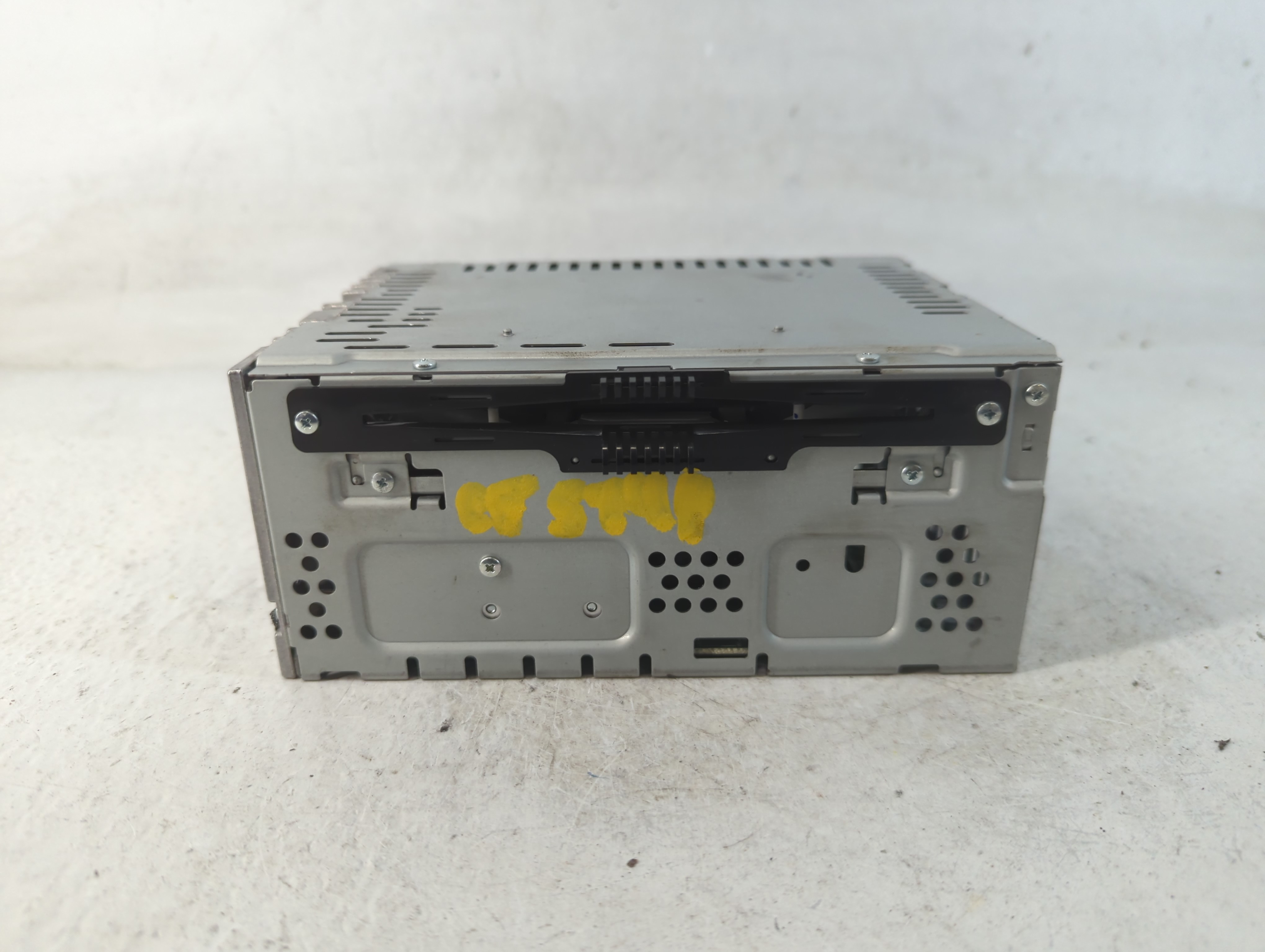 2013-2015 Ford Fusion Am Fm Cd Player Radio Receiver 786689 - Oemusedautoparts1.com