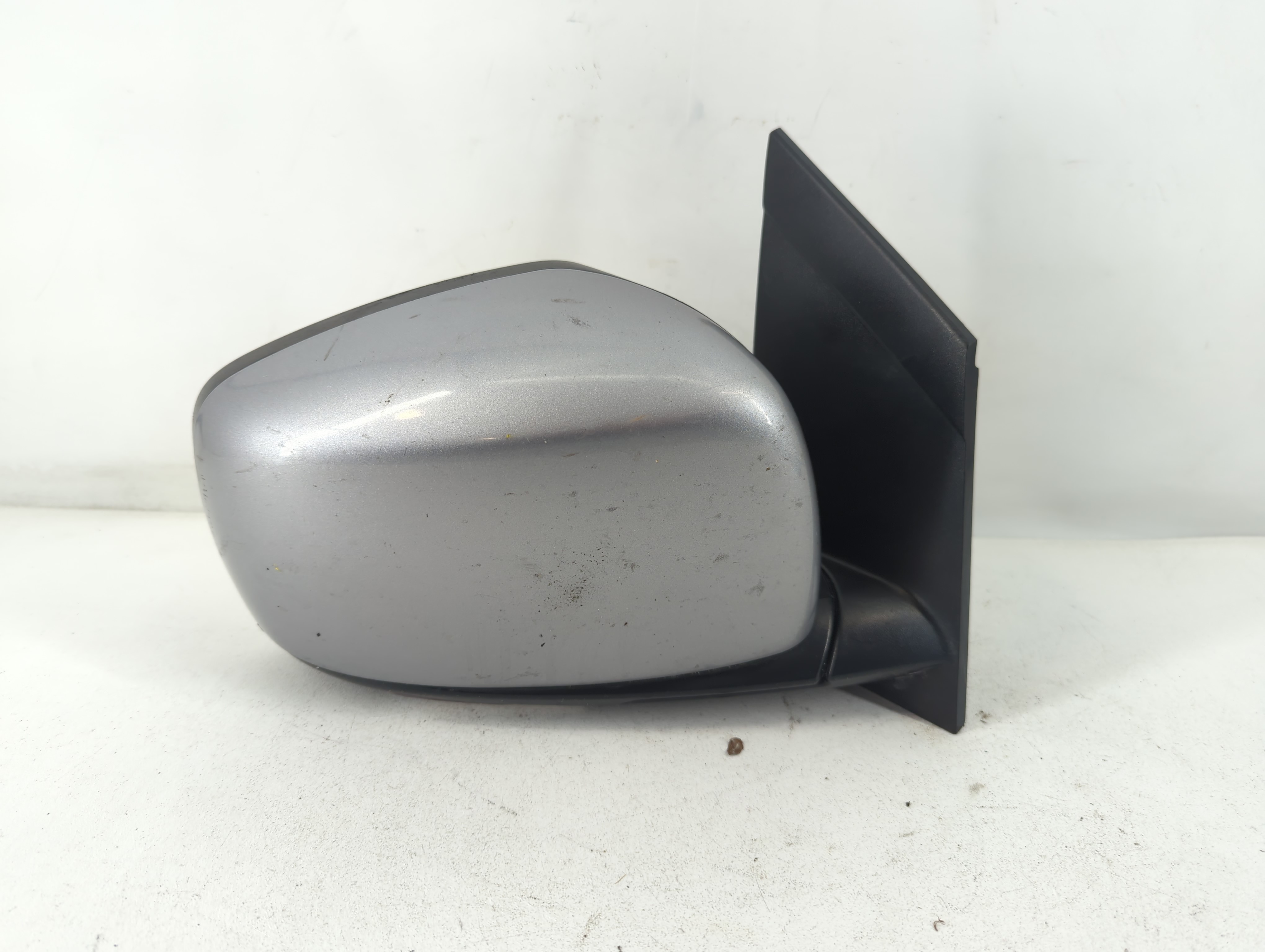 2010 Chrysler Town & Country Passenger Right Side View Power Door Mirror 786746 - Oemusedautoparts1.com