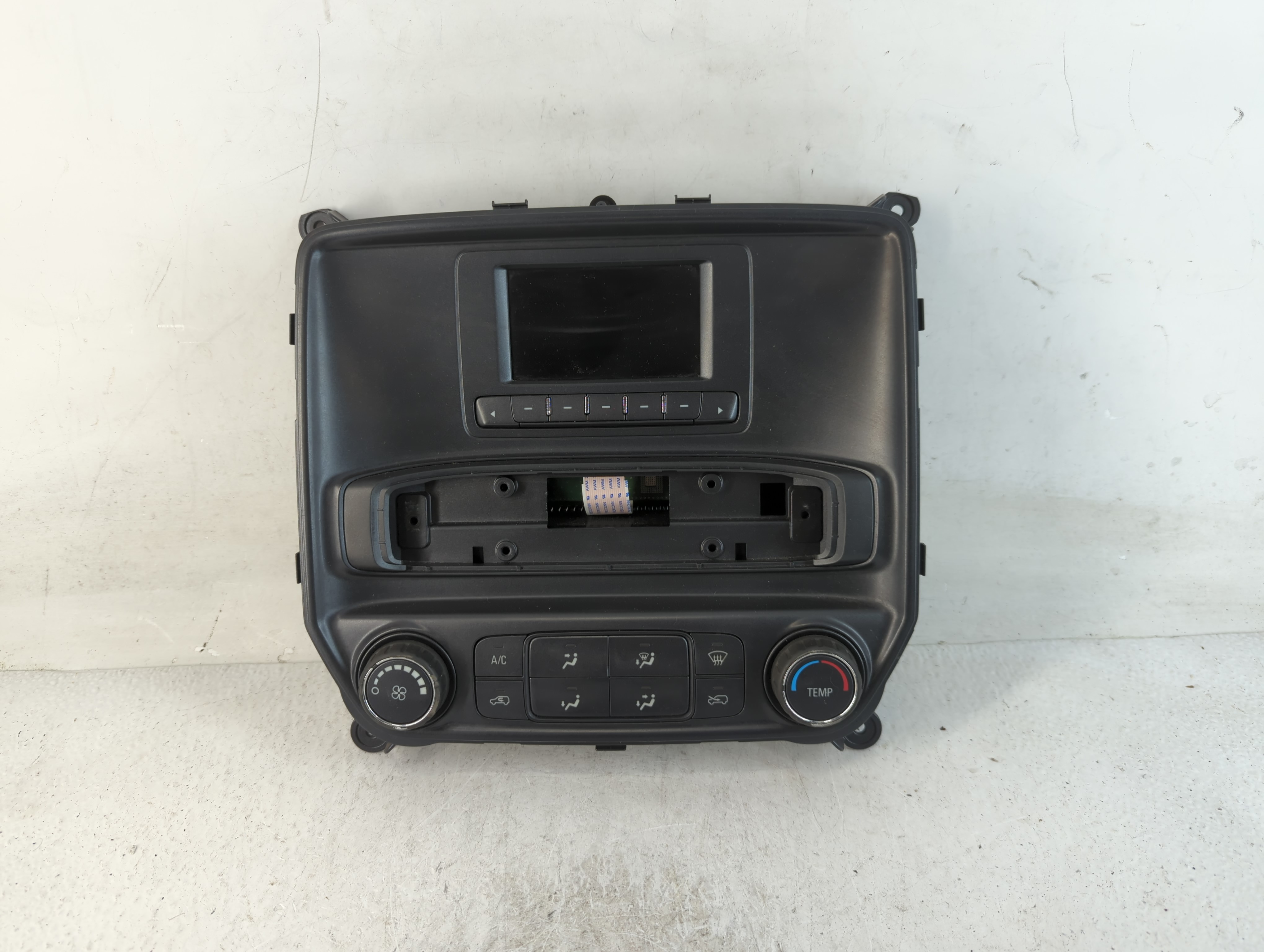 2016-2016 Chevrolet Silverado 1500 Am Fm Cd Player Radio Receiver 786761 - Oemusedautoparts1.com