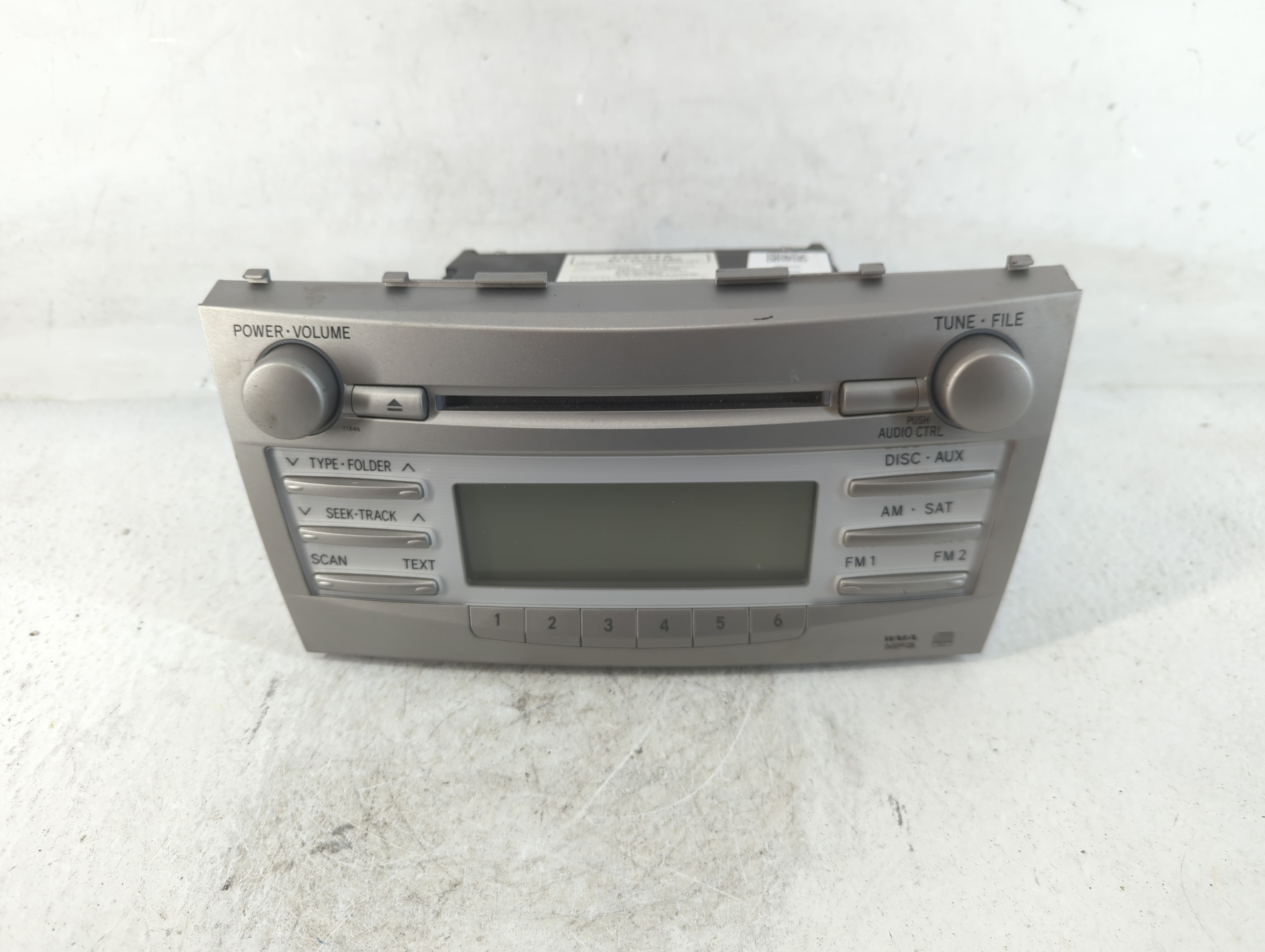 2010-2011 Toyota Camry Am Fm Cd Player Radio Receiver 786811 - Oemusedautoparts1.com