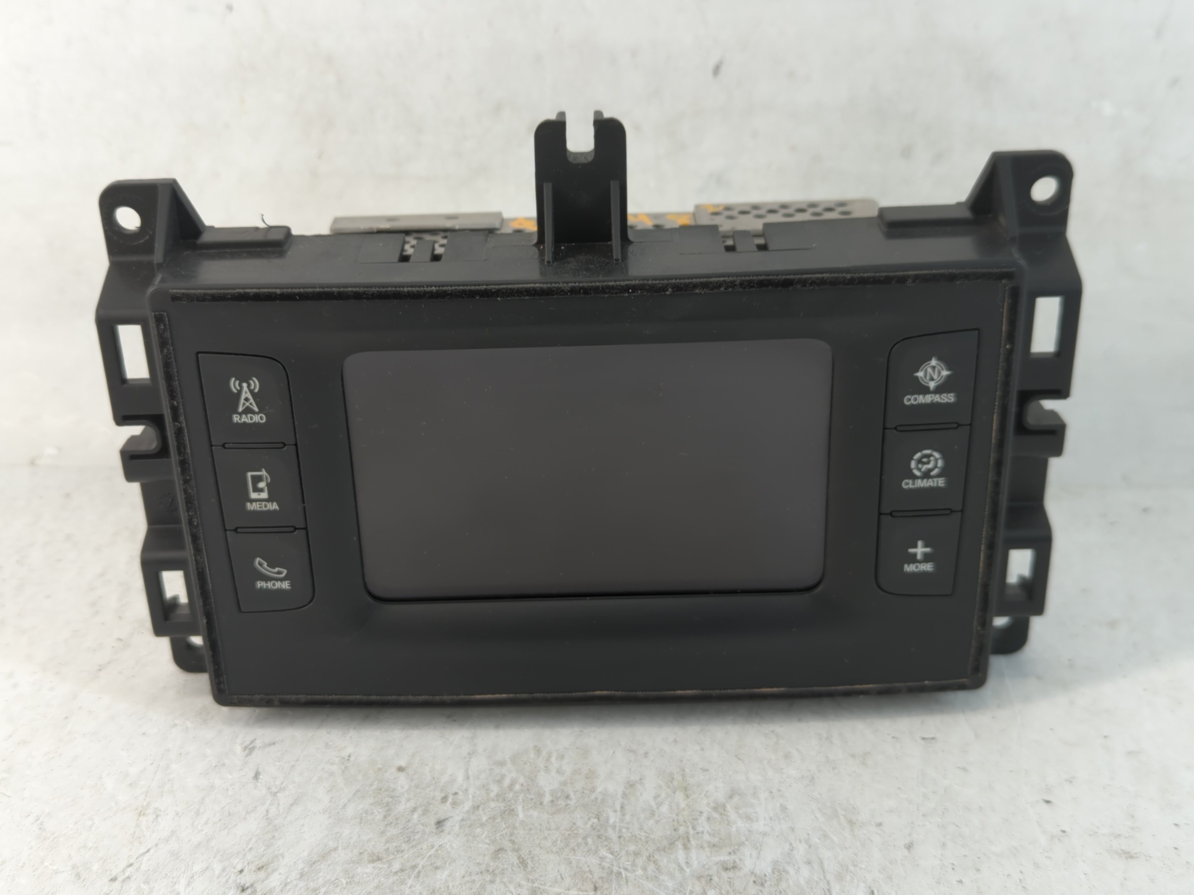 2017-2017 Jeep Grand Cherokee Am Fm Cd Player Radio Receiver 786847 - Oemusedautoparts1.com