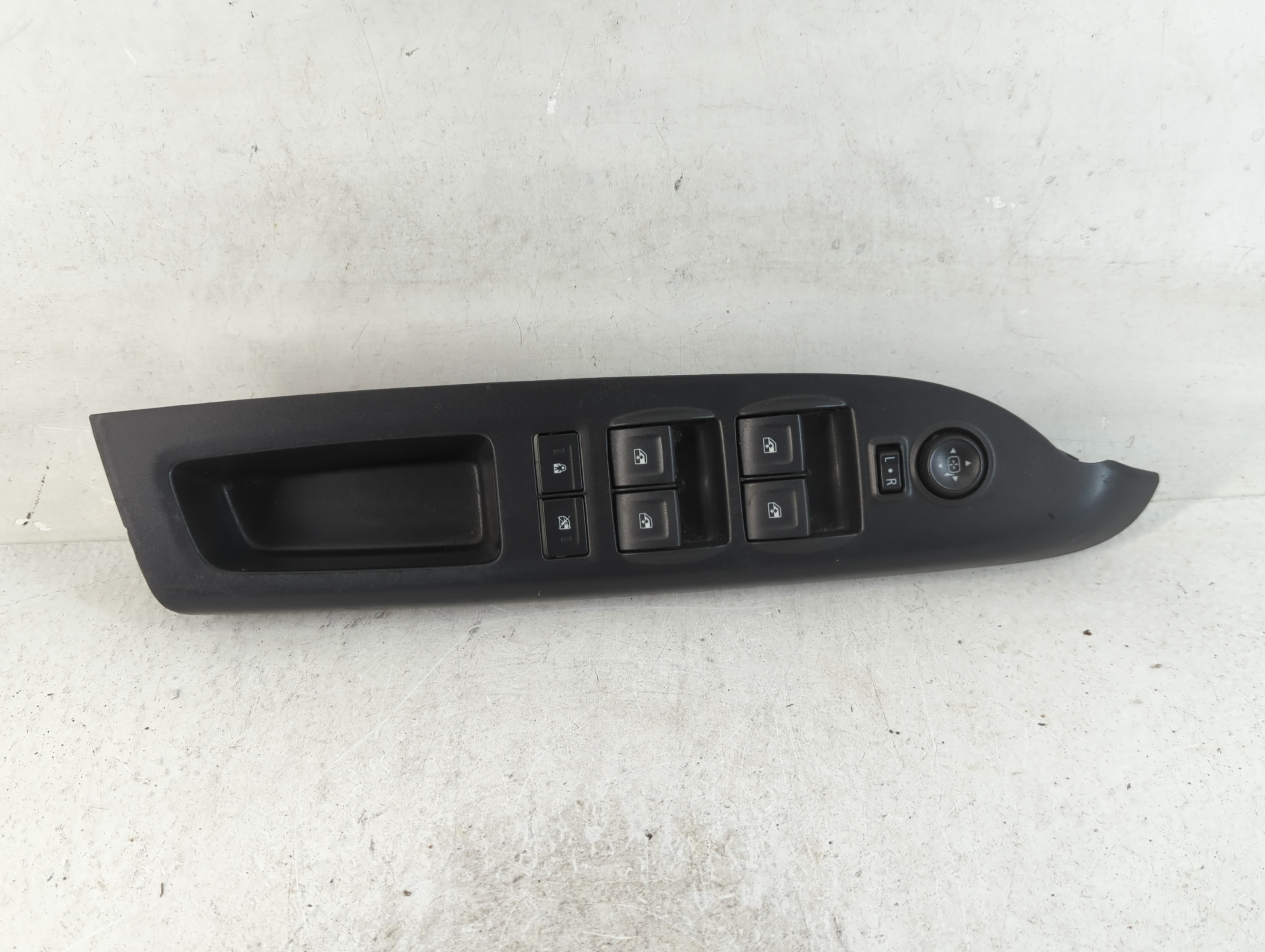 2014 Chevrolet Silverado 1500 Driver Left Door Master Power Window Switch 786881 - Oemusedautoparts1.com