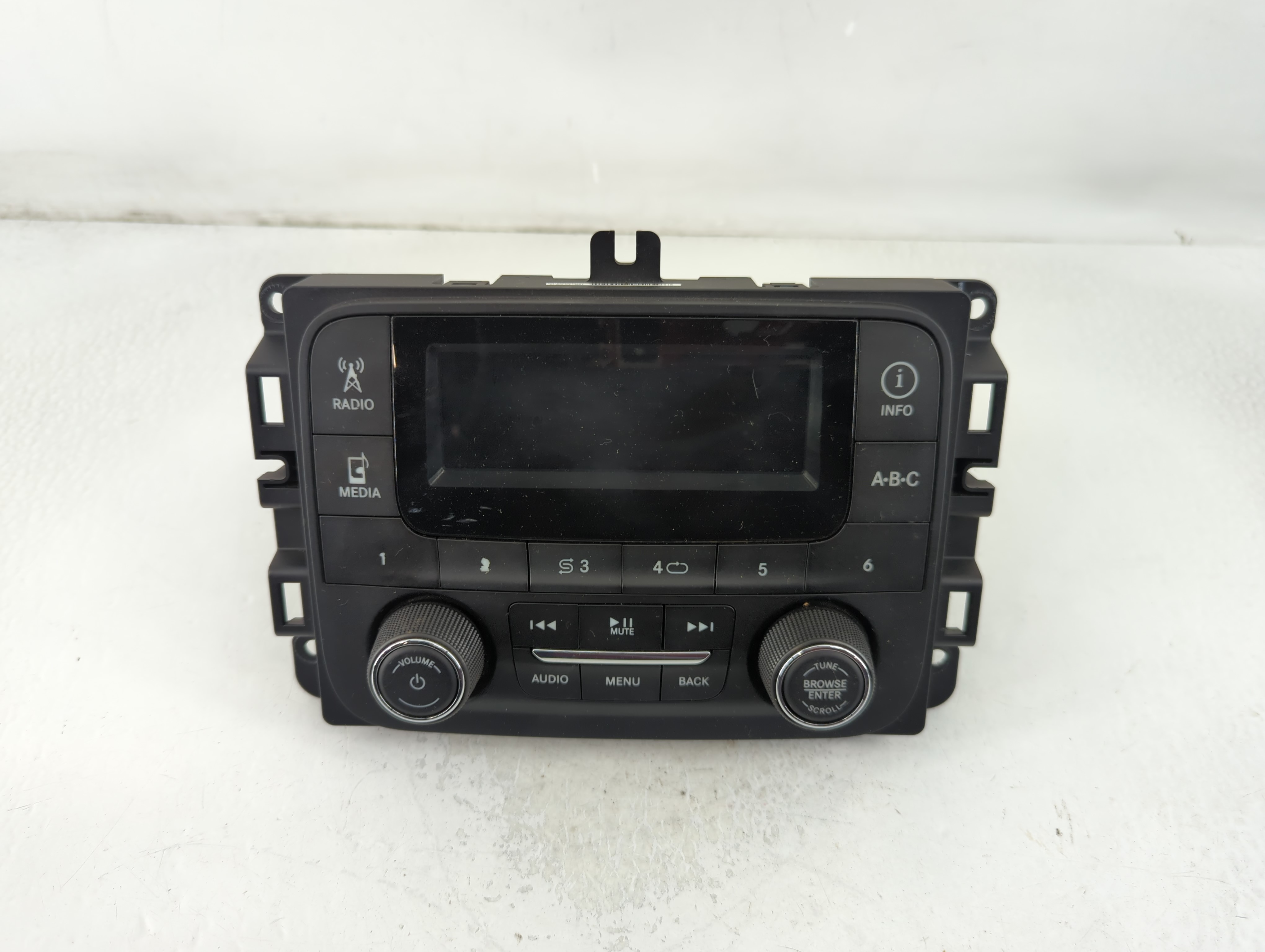 Picture of Dodge Ram 1500 Am Fm Cd Player Radio Receiver 786921