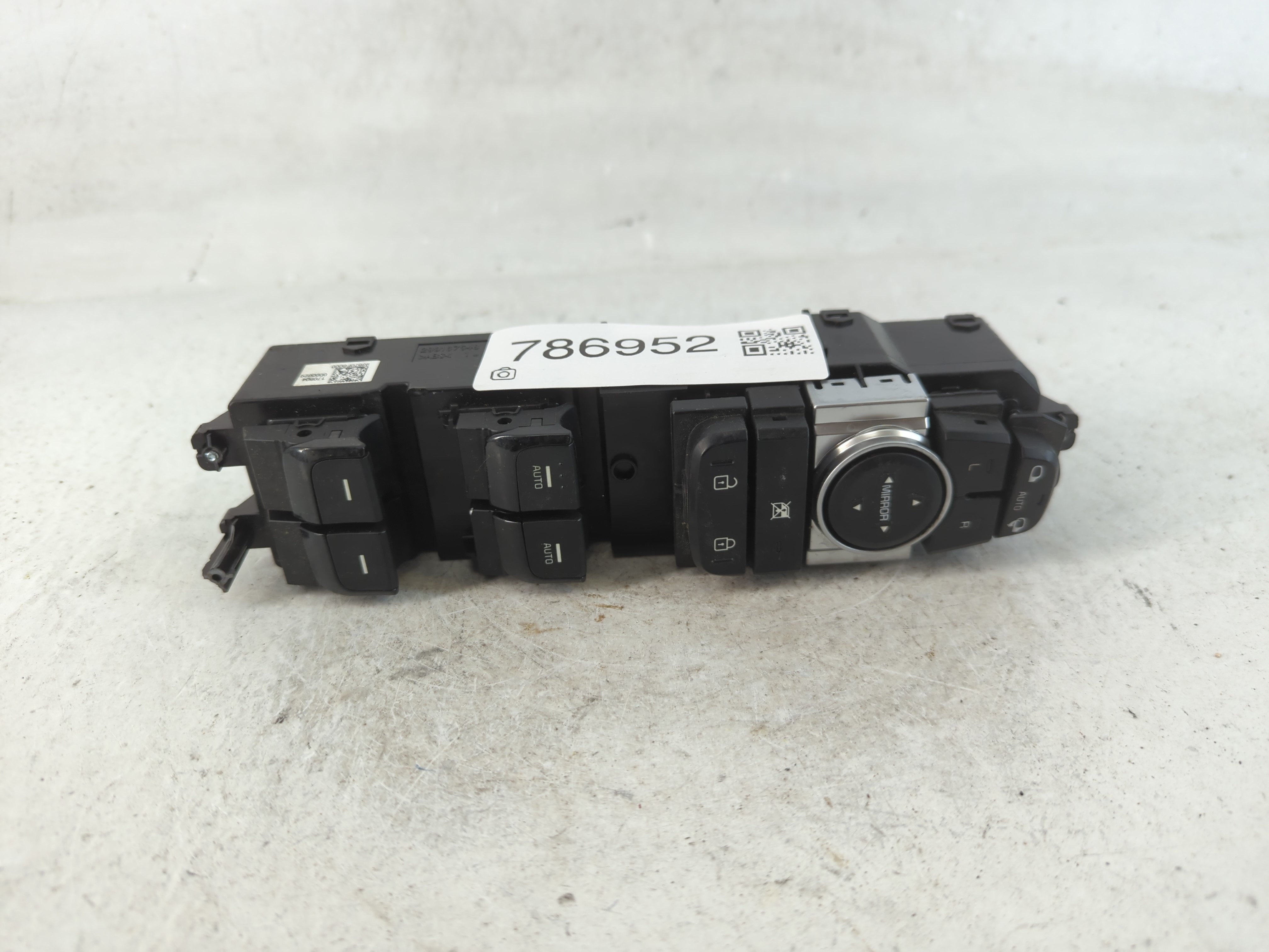 2017-2019 Kia Cadenza Driver Left Door Master Power Window Switch 786952 - Oemusedautoparts1.com