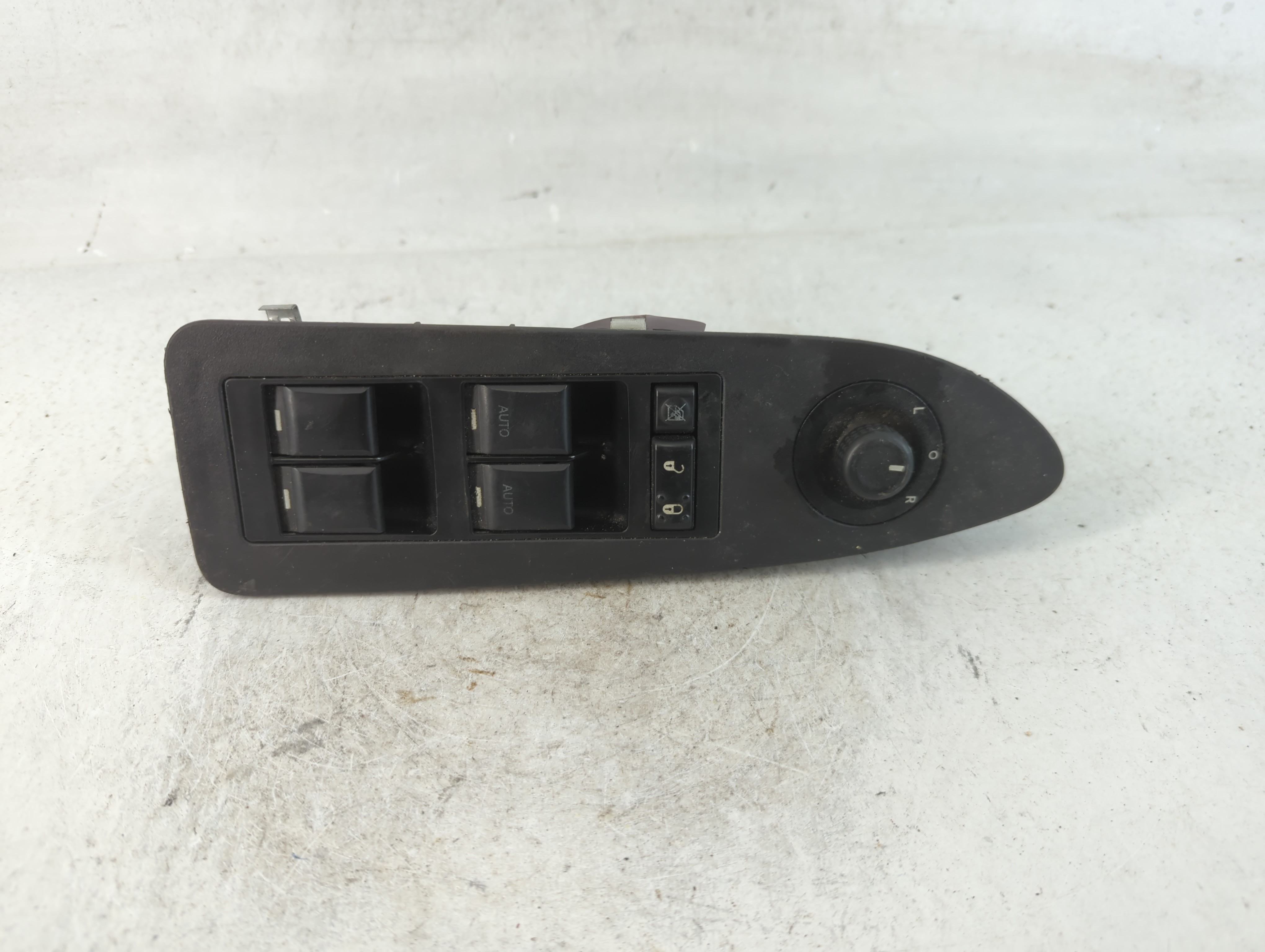 2006-2010 Chrysler 300 Driver Left Door Master Power Window Switch 786970 - Oemusedautoparts1.com