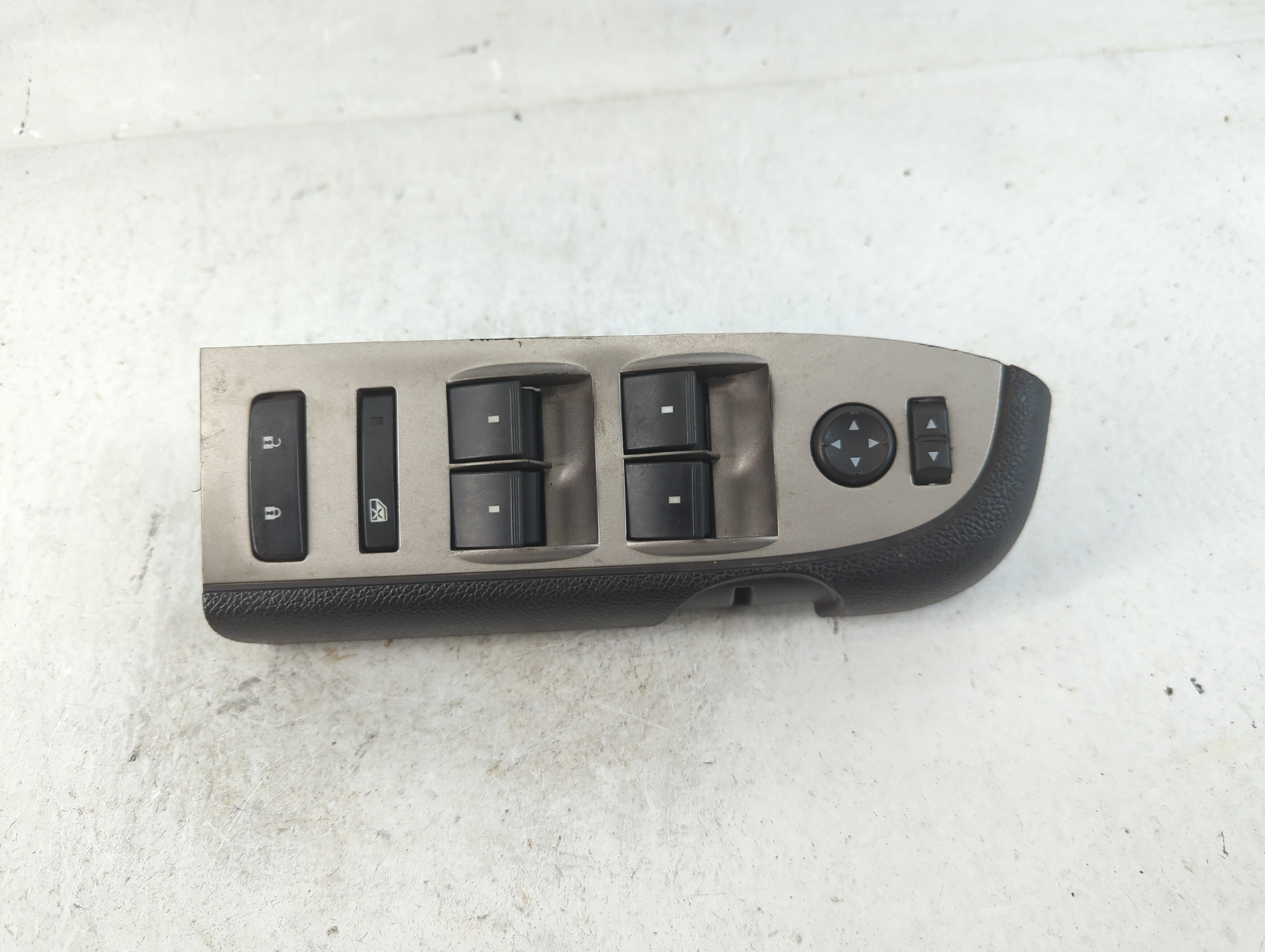 2007 Chevrolet Silverado 1500 Driver Left Door Master Power Window Switch 787060 - Oemusedautoparts1.com