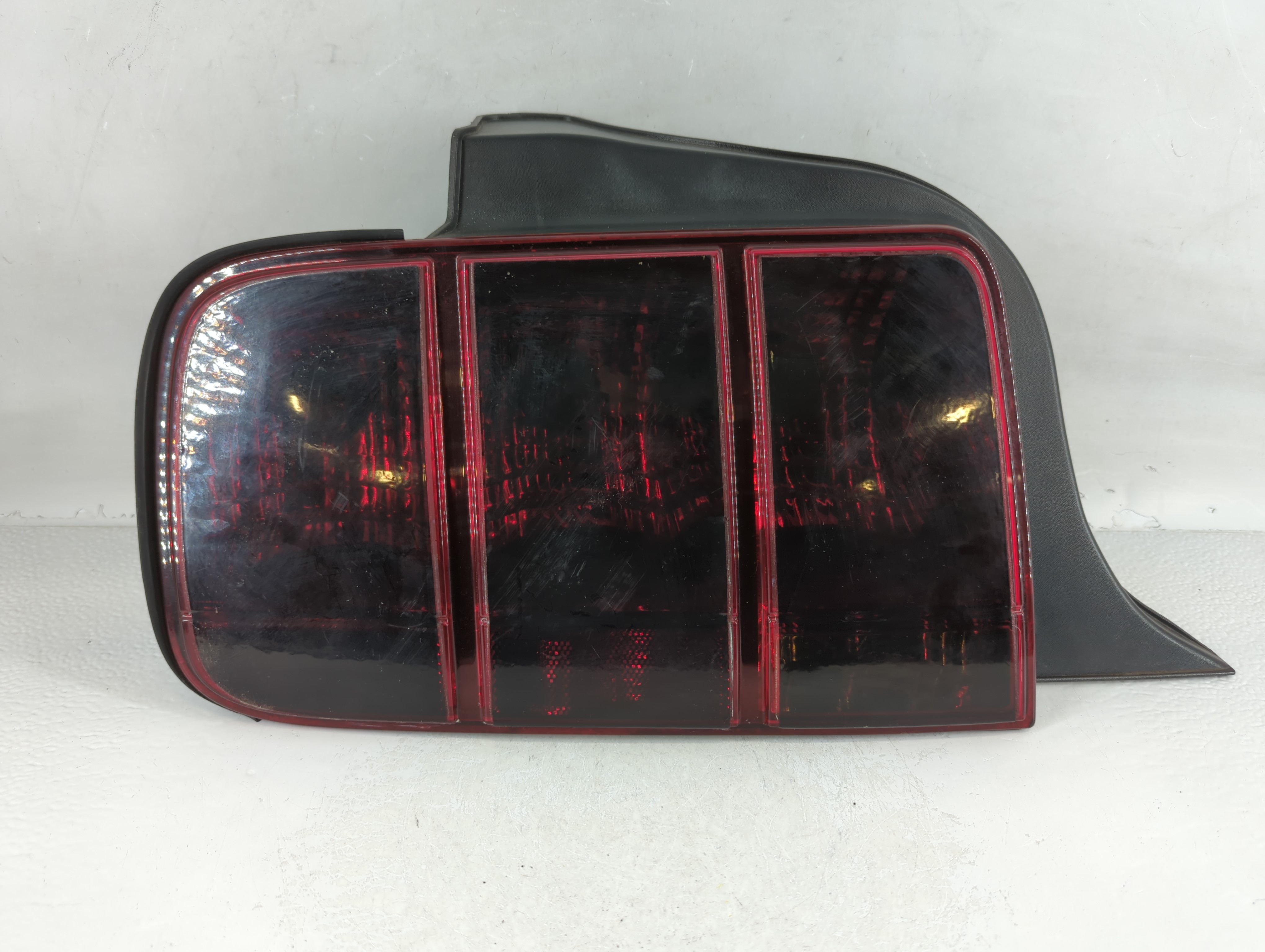 2005-2009 Ford Mustang Driver Left Side Tail Light Taillight Oem 787099 - Oemusedautoparts1.com