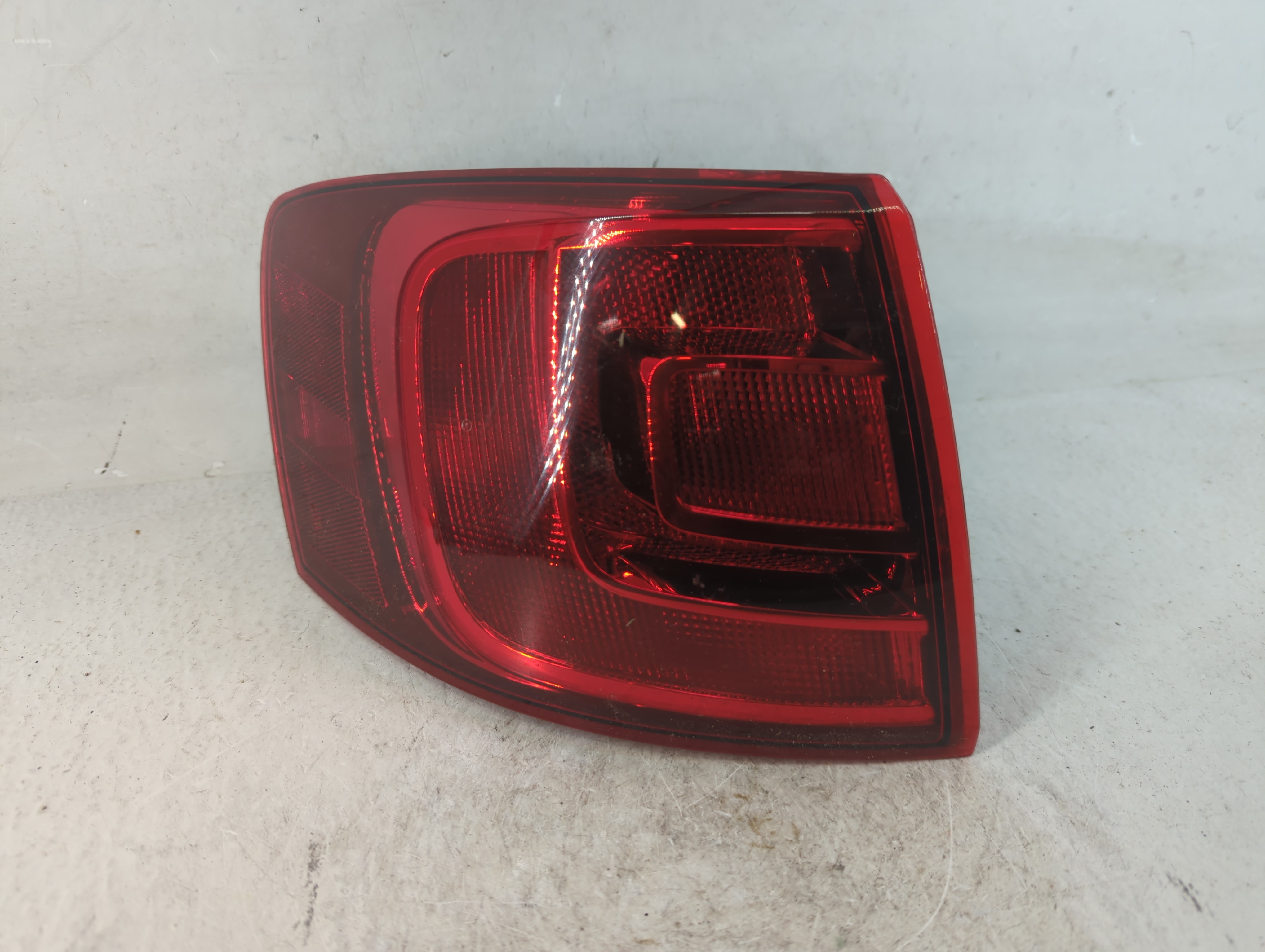 Volkswagen Gli Driver Left Side Tail Light Taillight Oem 787103 - Oemusedautoparts1.com