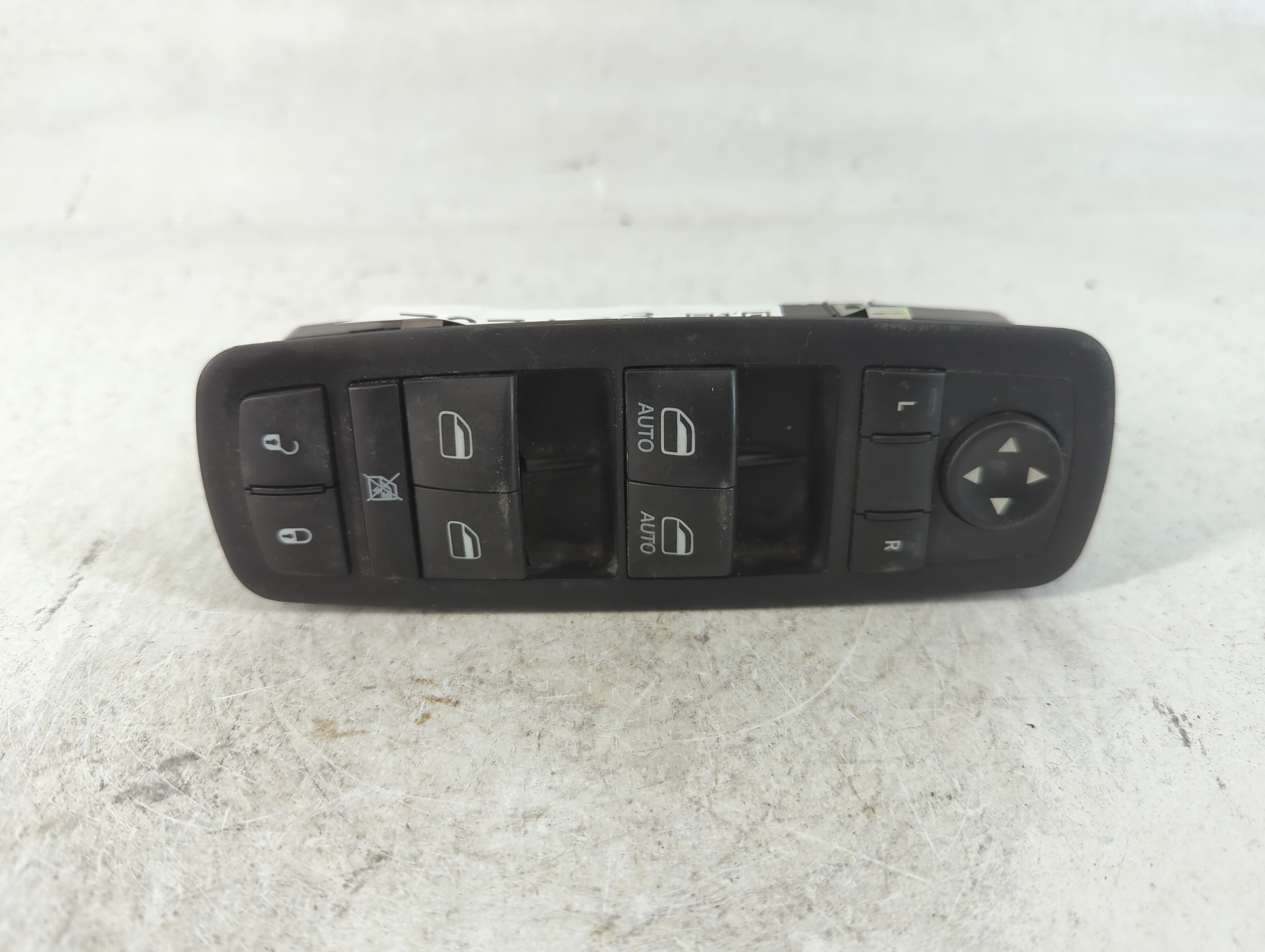 2015-2017 Chrysler 200 Driver Left Door Master Power Window Switch 787123 - Oemusedautoparts1.com