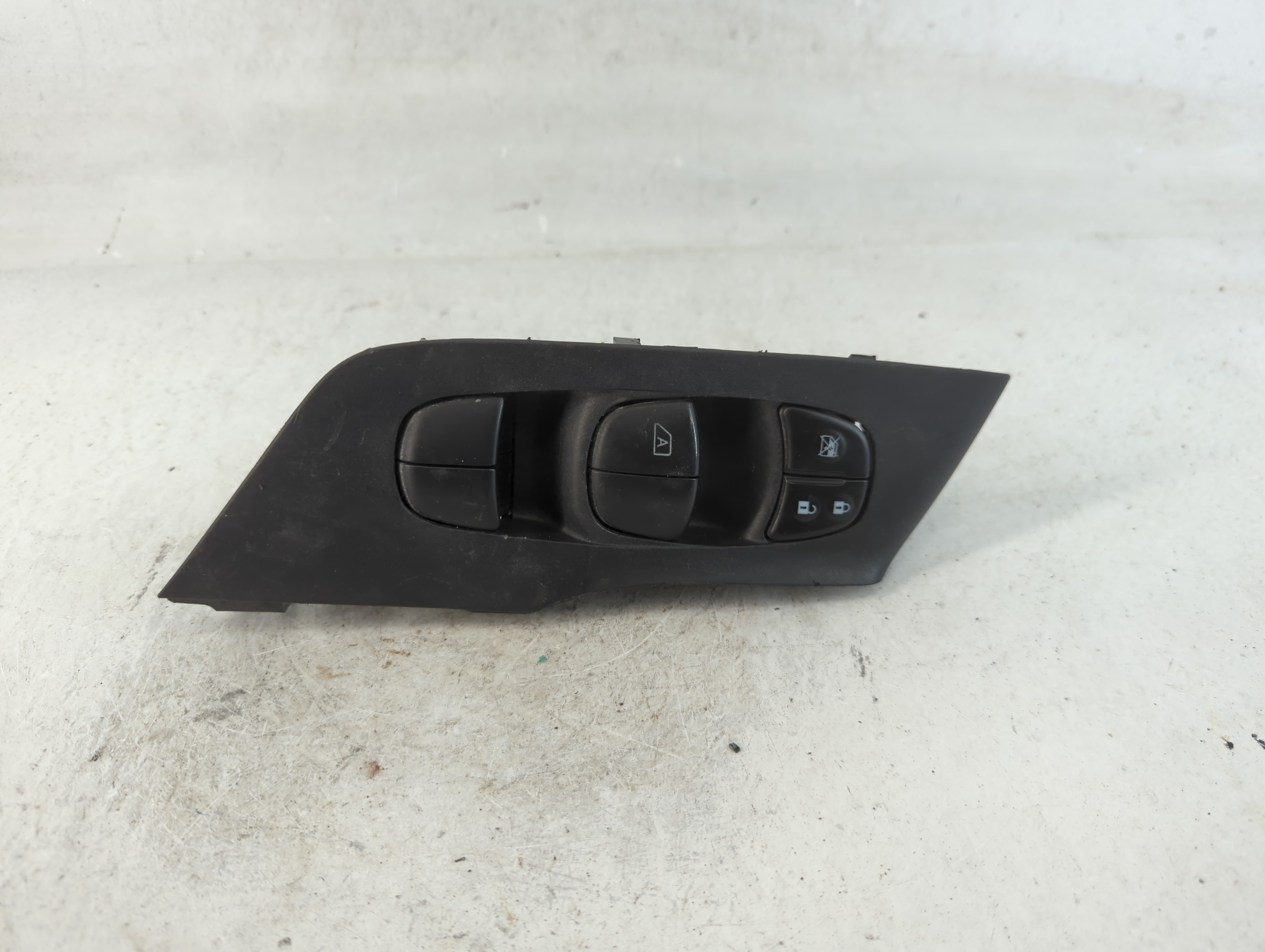 2013-2018 Nissan Altima Driver Left Door Master Power Window Switch 787197 - Oemusedautoparts1.com