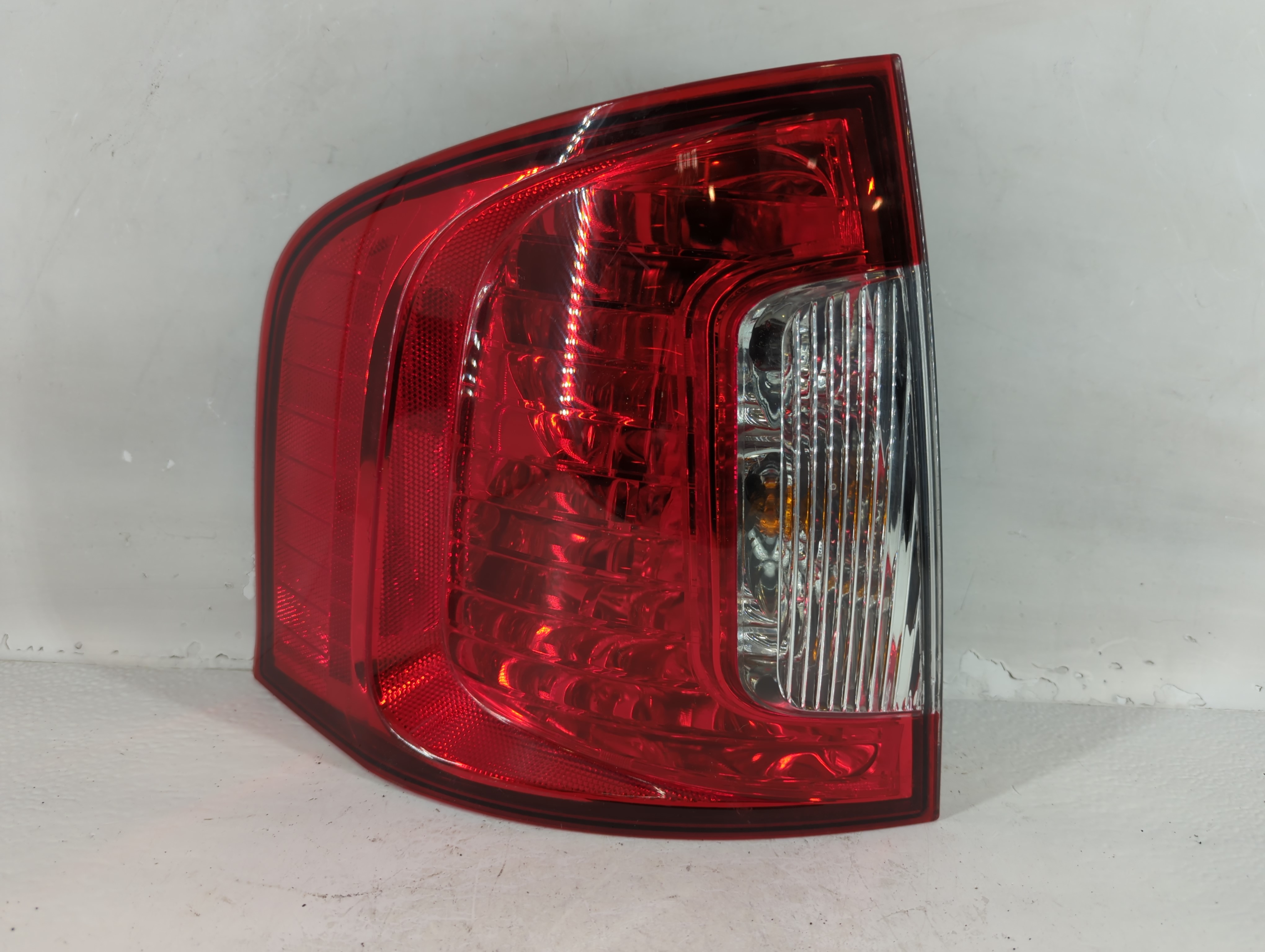 2011-2014 Ford Edge Driver Left Side Tail Light Taillight Oem 787213 - Oemusedautoparts1.com