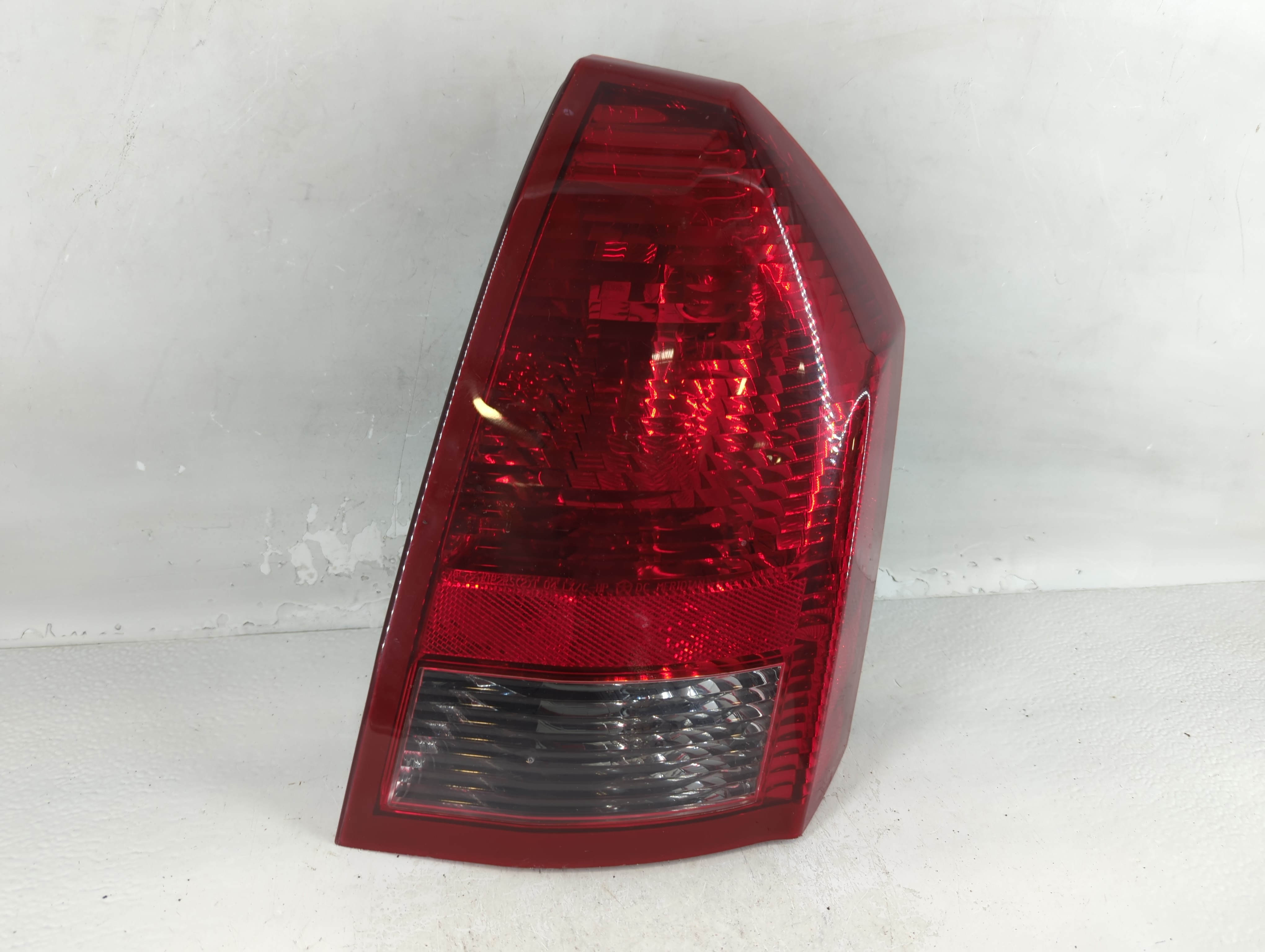 2005-2007 Chrysler 300 Passenger Right Side Tail Light Taillight Oem 787215 - Oemusedautoparts1.com