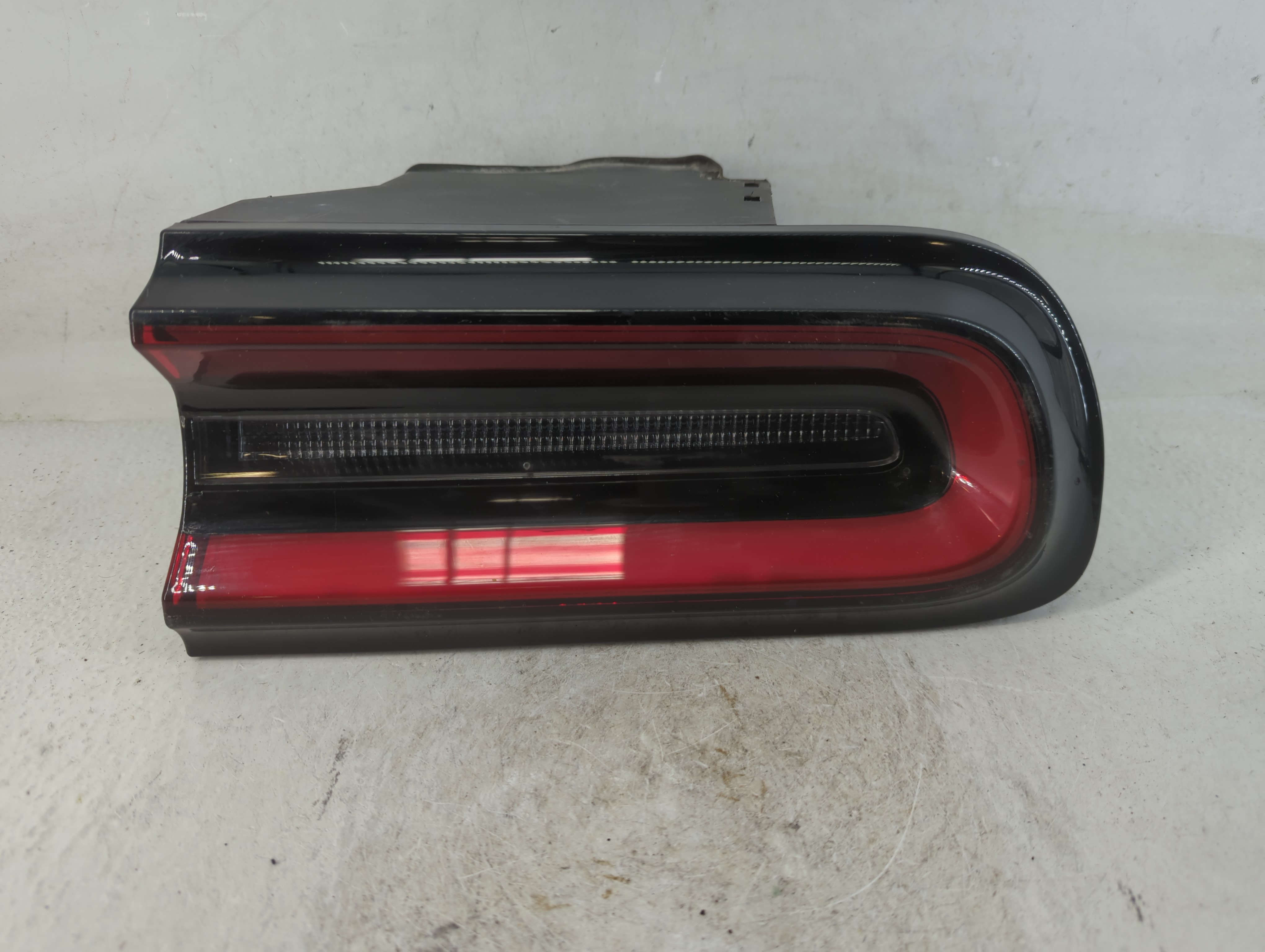 2015-2022 Dodge Challenger Passenger Right Side Tail Light Taillight Oem 787258 - Oemusedautoparts1.com