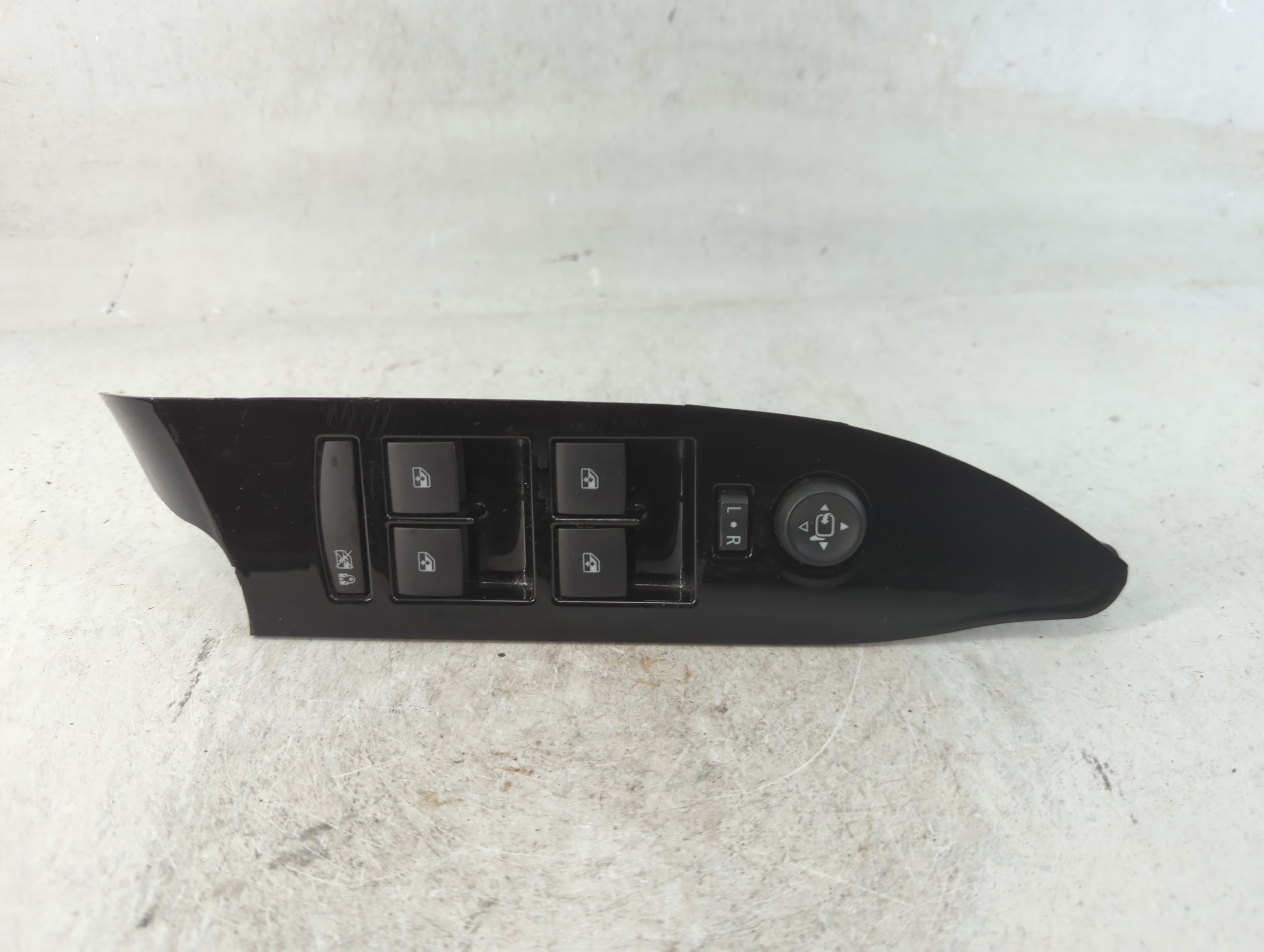 2015-2019 Cadillac Xts Driver Left Door Master Power Window Switch 787286 - Oemusedautoparts1.com