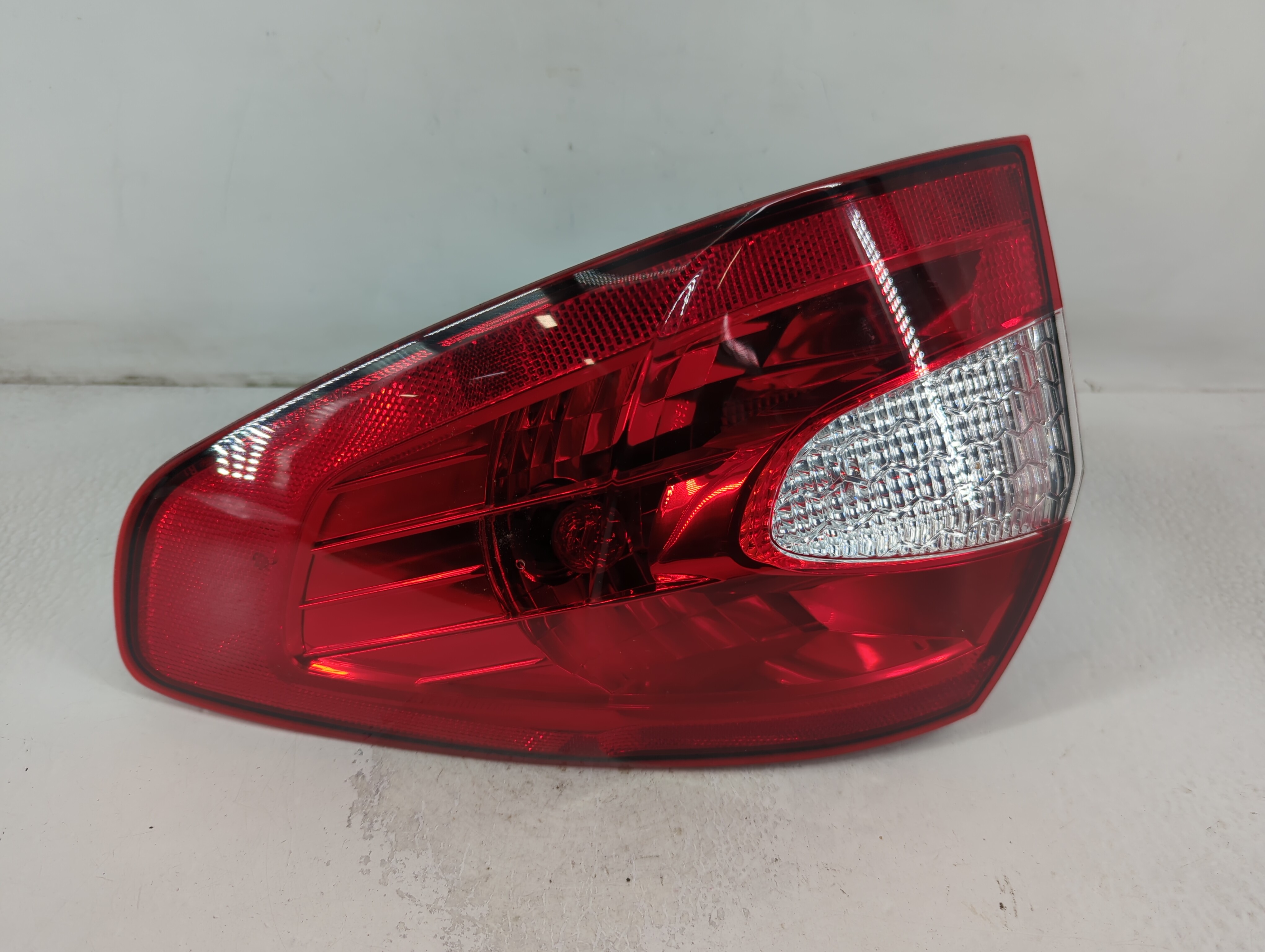 2011-2013 Ford Fiesta Passenger Right Side Tail Light Taillight Oem 787358 - Oemusedautoparts1.com