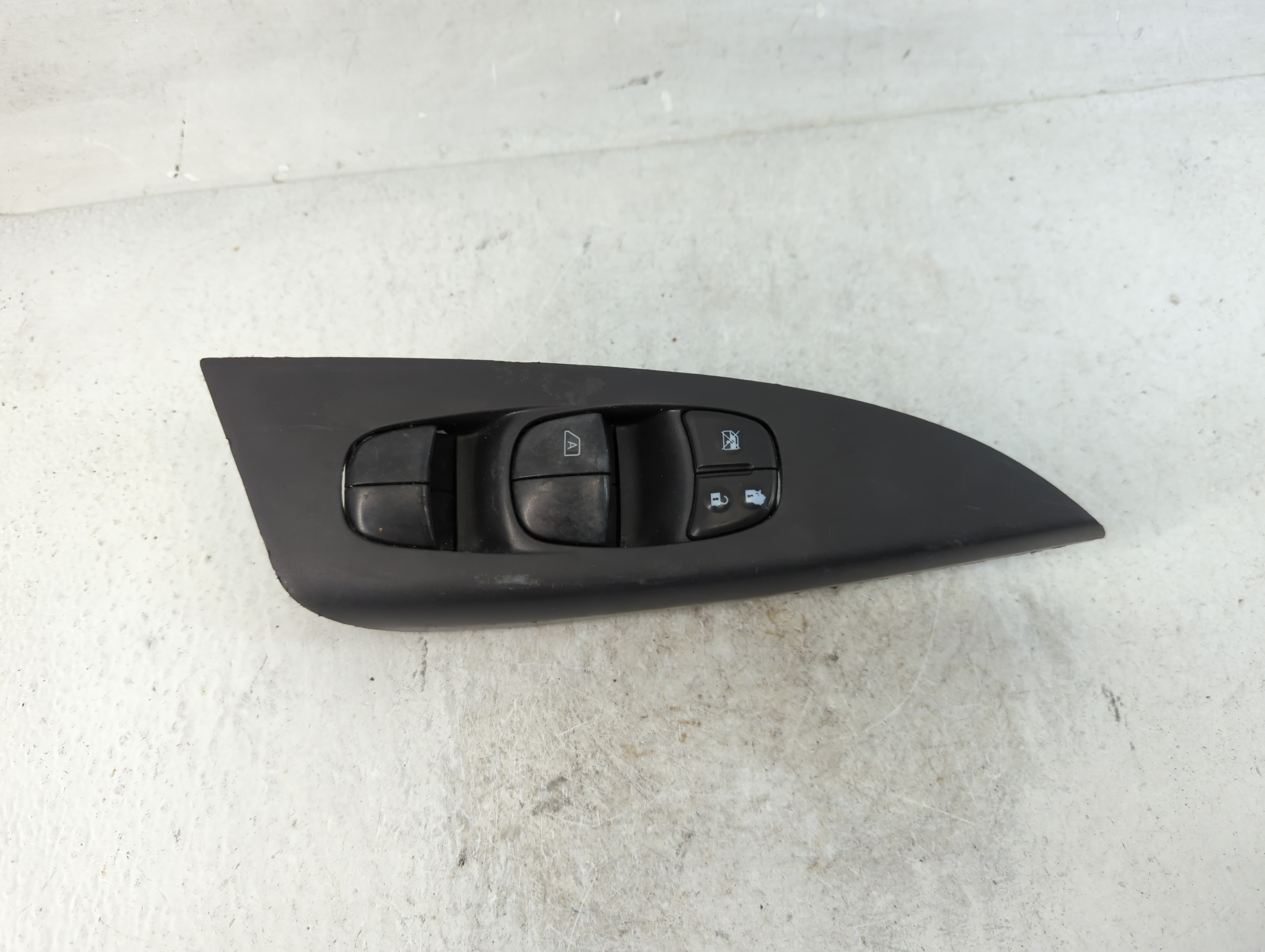 2013-2019 Nissan Sentra Driver Left Door Master Power Window Switch 787422 - Oemusedautoparts1.com
