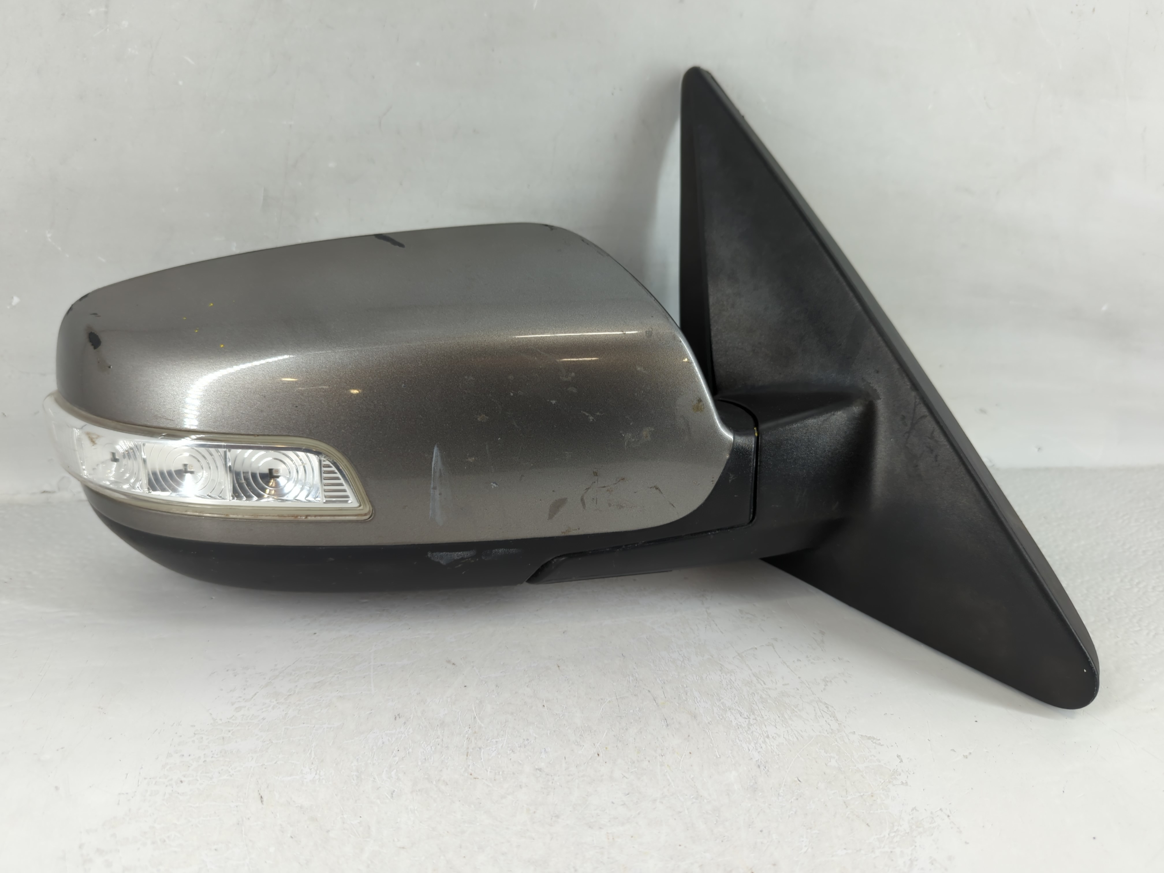 2011-2015 Kia Sorento Passenger Right Side View Power Door Mirror 787442 - Oemusedautoparts1.com