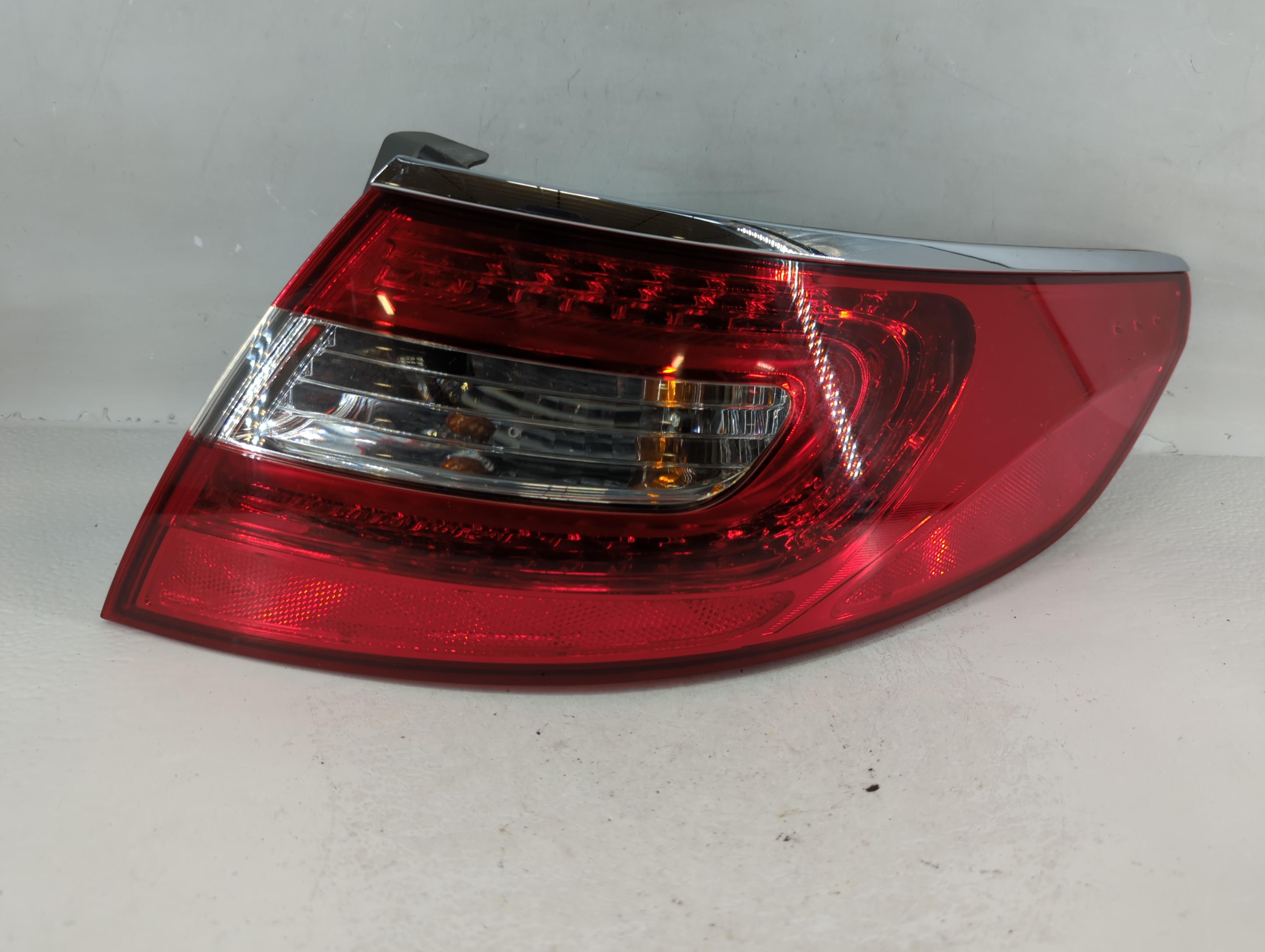 Picture of 2012-2017 Hyundai Azera Passenger Right Side Tail Light Taillight Oem 787484