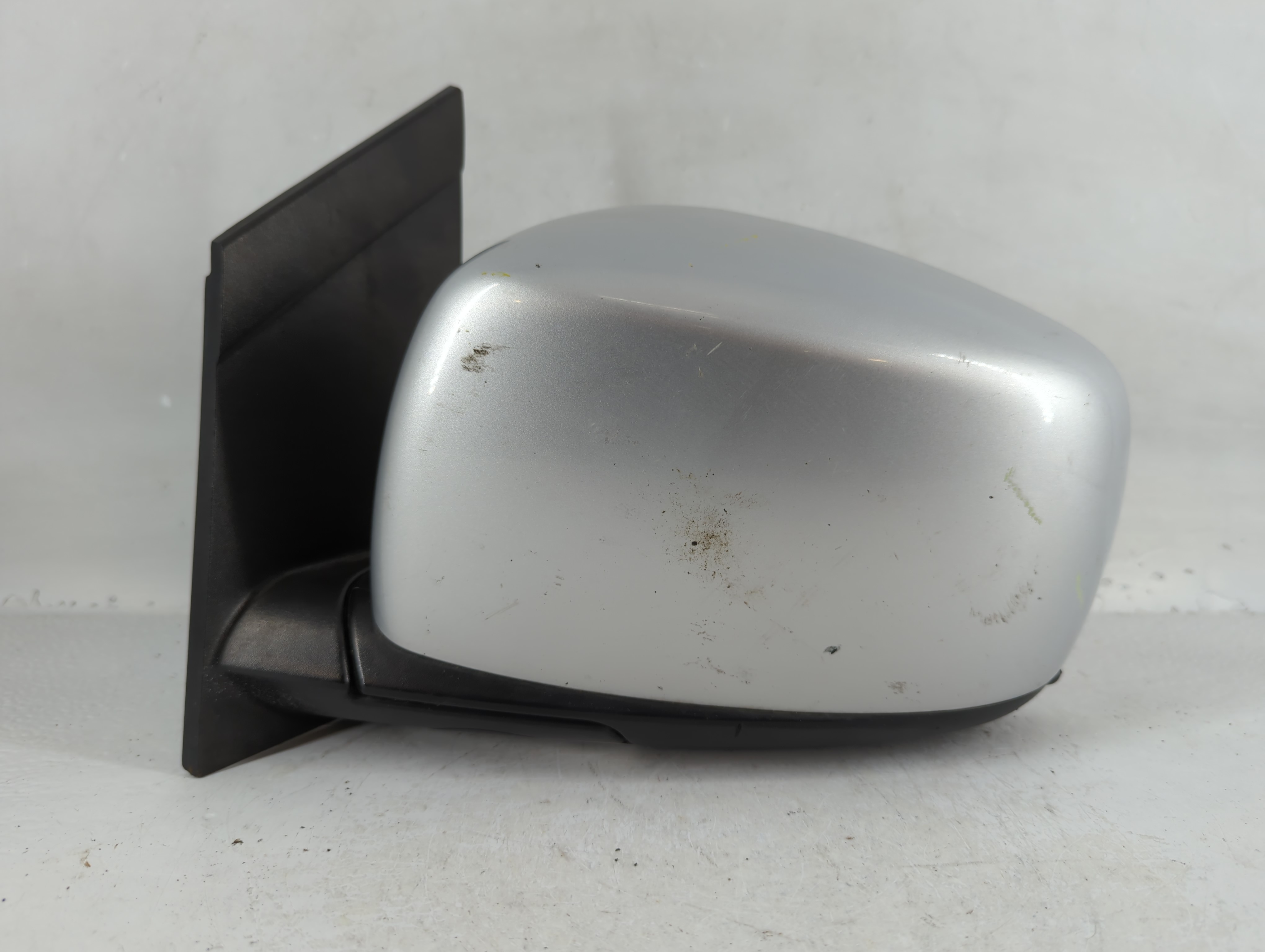 2008-2010 Chrysler Town & Country Driver Left Side View Power Door Mirror 787633 - Oemusedautoparts1.com