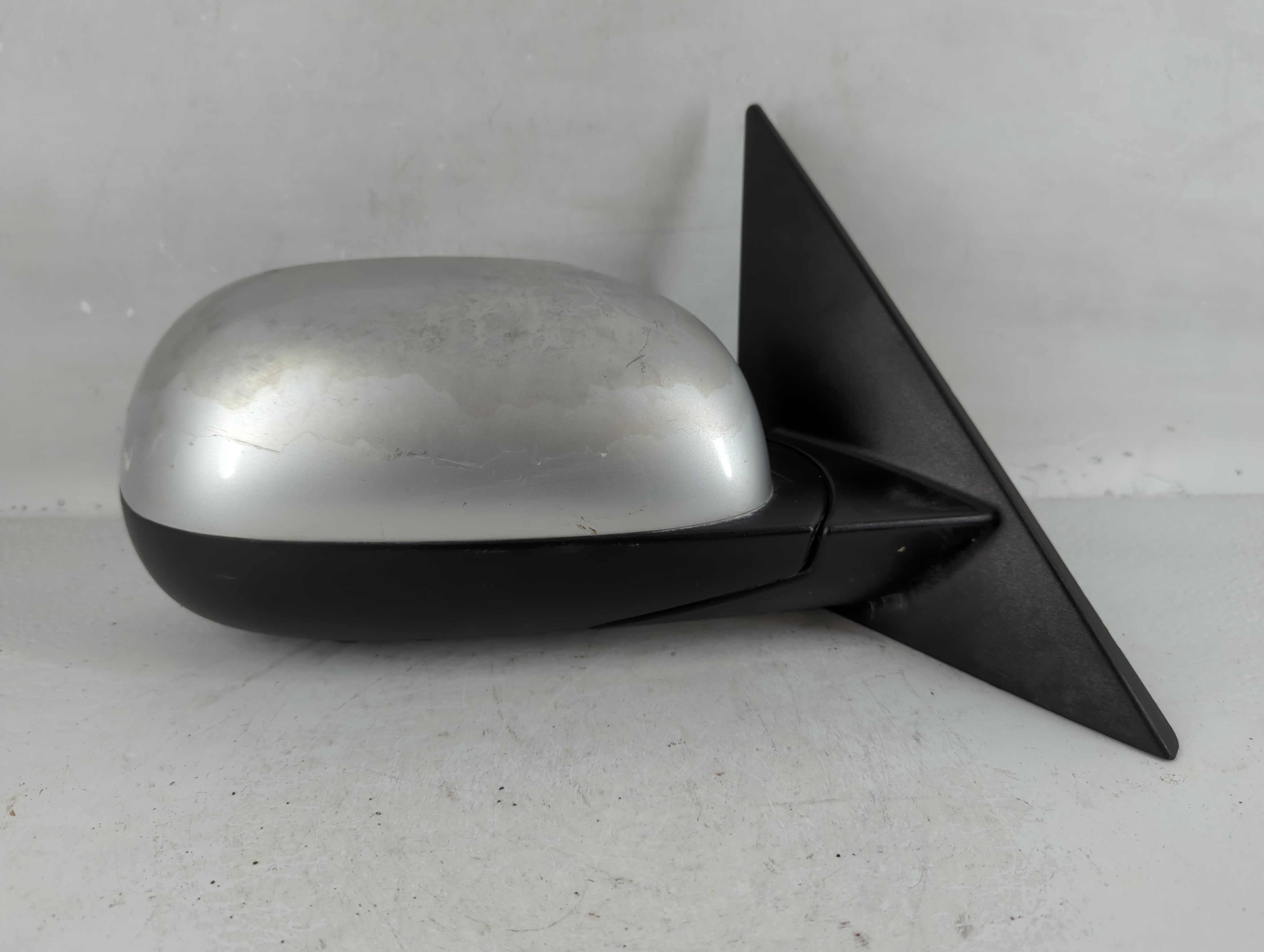 2014-2019 Kia Soul Passenger Right Side View Power Door Mirror Grey 787634 - Oemusedautoparts1.com