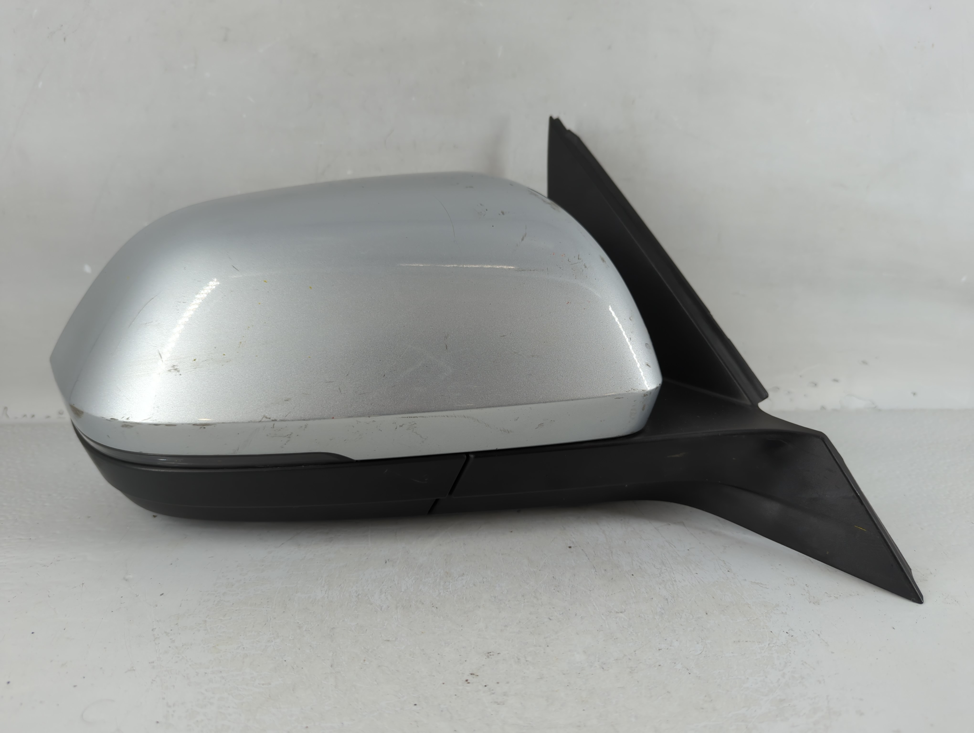 2019 Volkswagen Atlas Passenger Right Side View Power Door Mirror Silver 787773 - Oemusedautoparts1.com