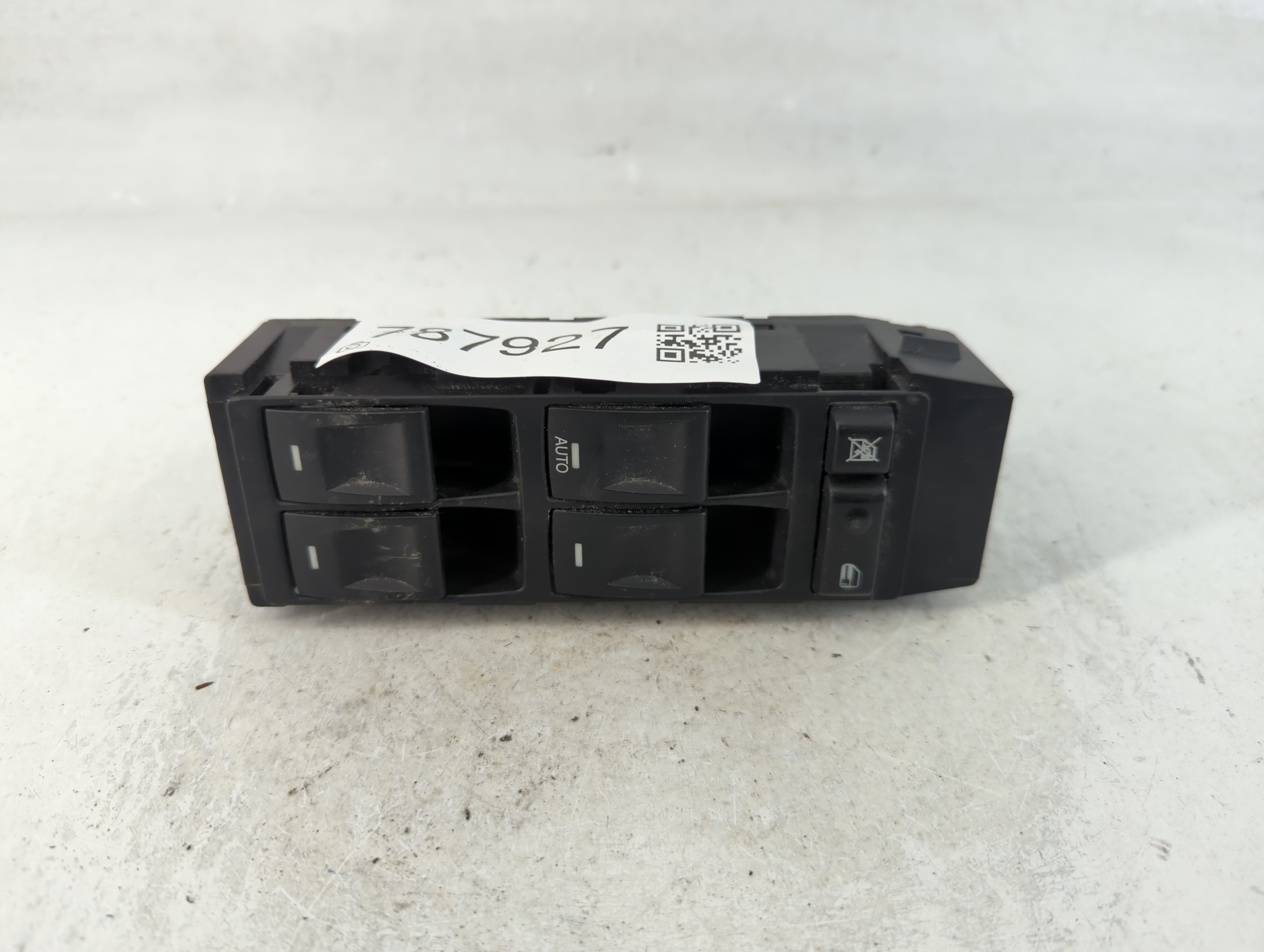 2006-2006 Chrysler 300 Driver Left Door Master Power Window Switch 787927 - Oemusedautoparts1.com