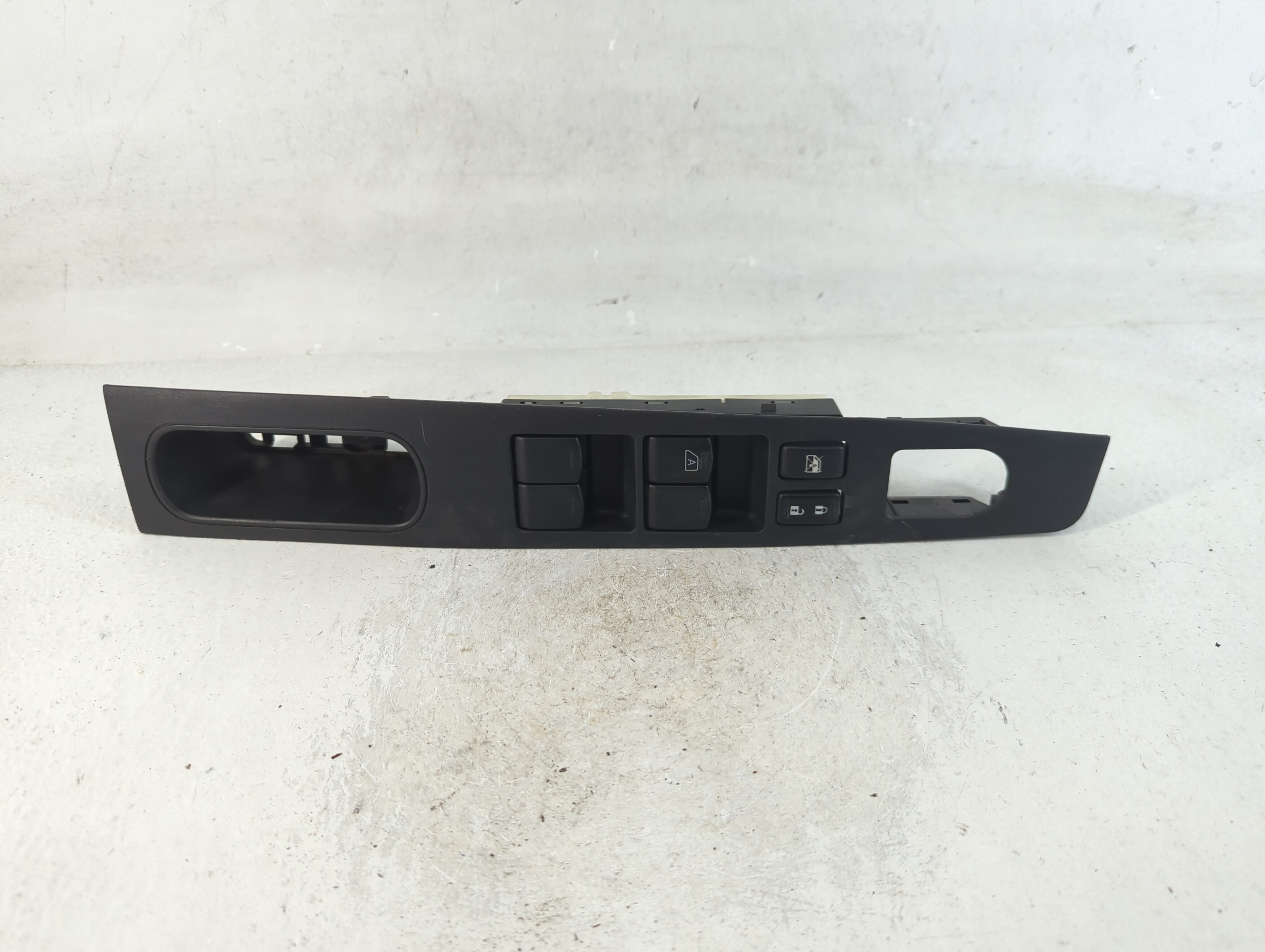 2010-2012 Nissan Sentra Driver Left Door Master Power Window Switch 787931 - Oemusedautoparts1.com