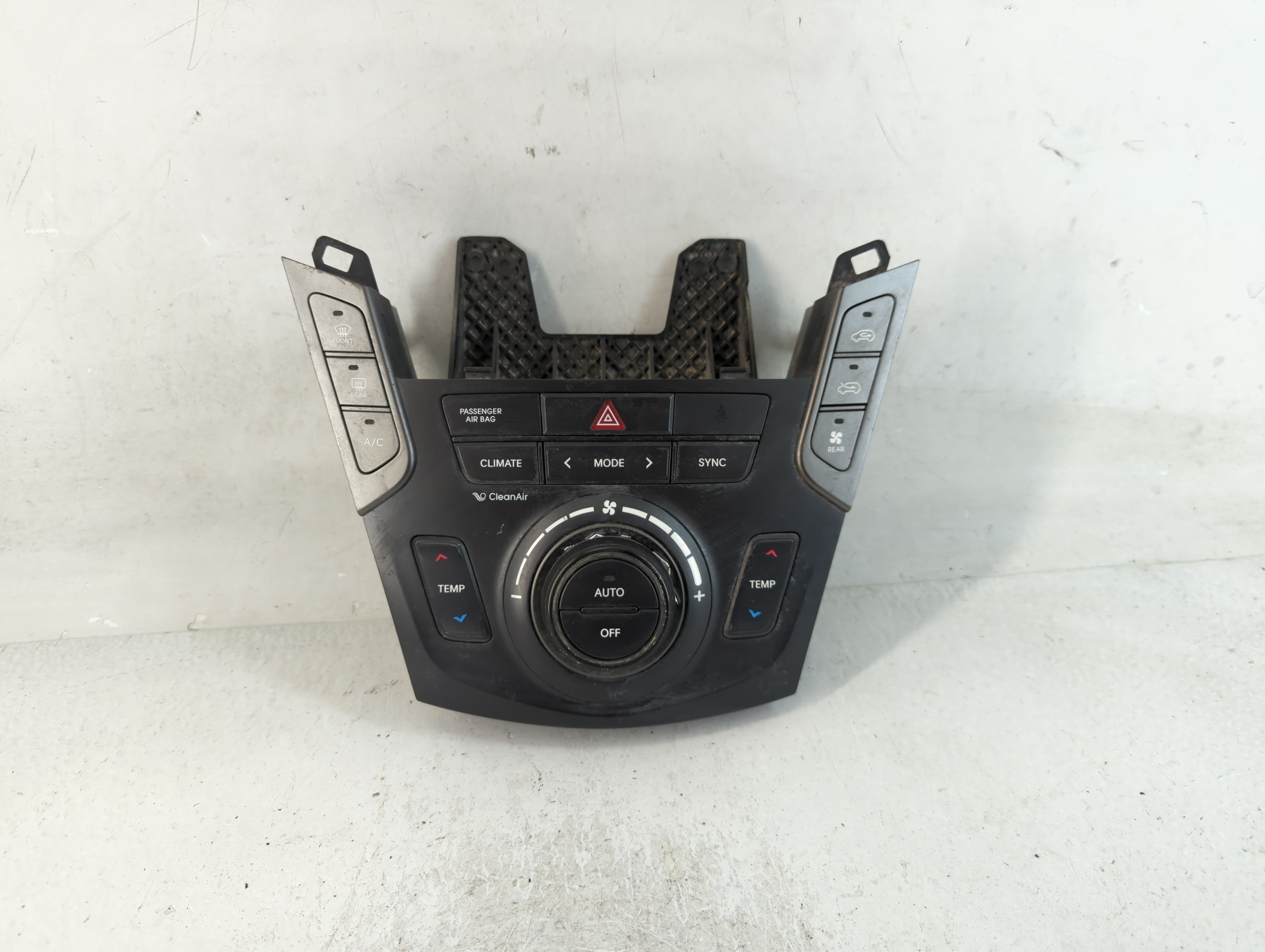2017-2018 Hyundai Santa Fe Ac Heater Climate Control 97250-b8ef0nn5 788161 - Oemusedautoparts1.com