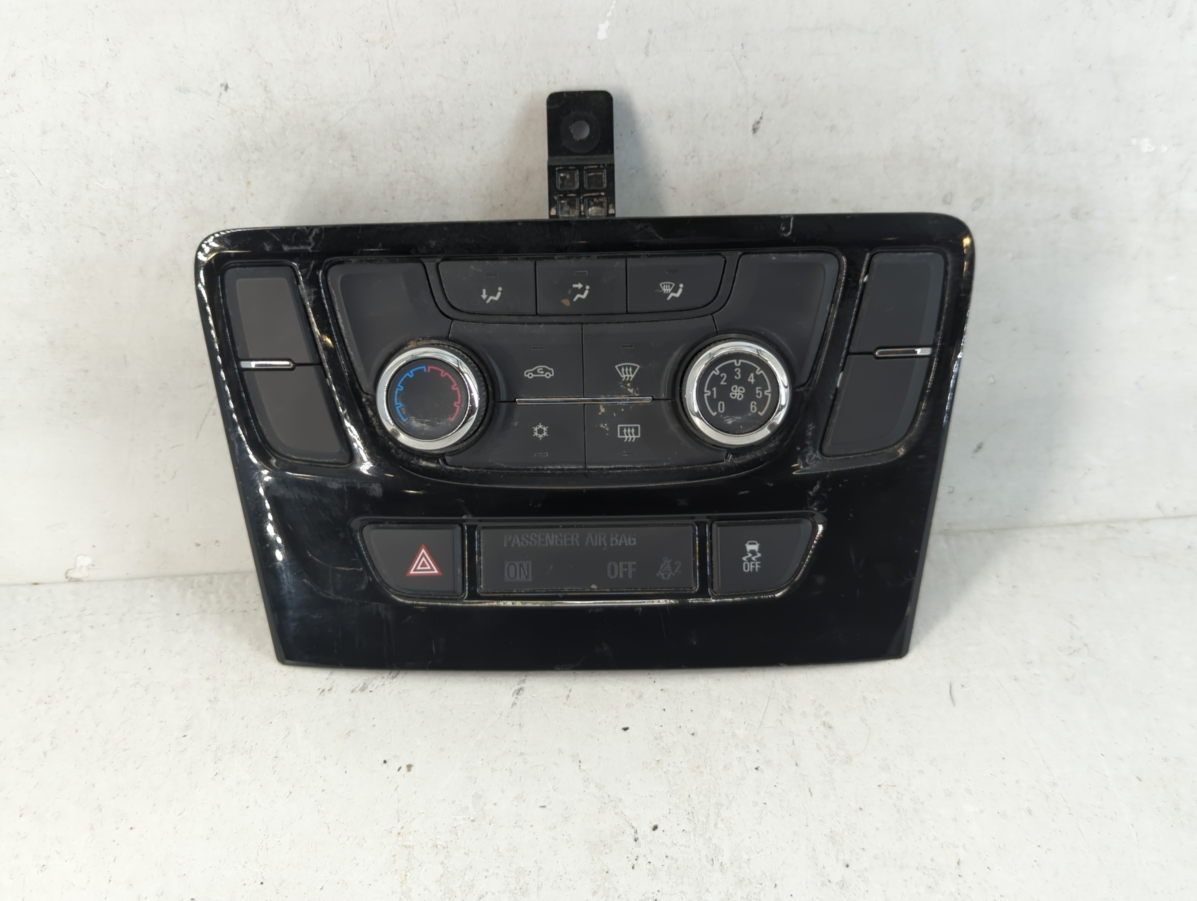 2017-2021 Buick Encore Ac Heater Climate Control 39081561 788201 - Oemusedautoparts1.com