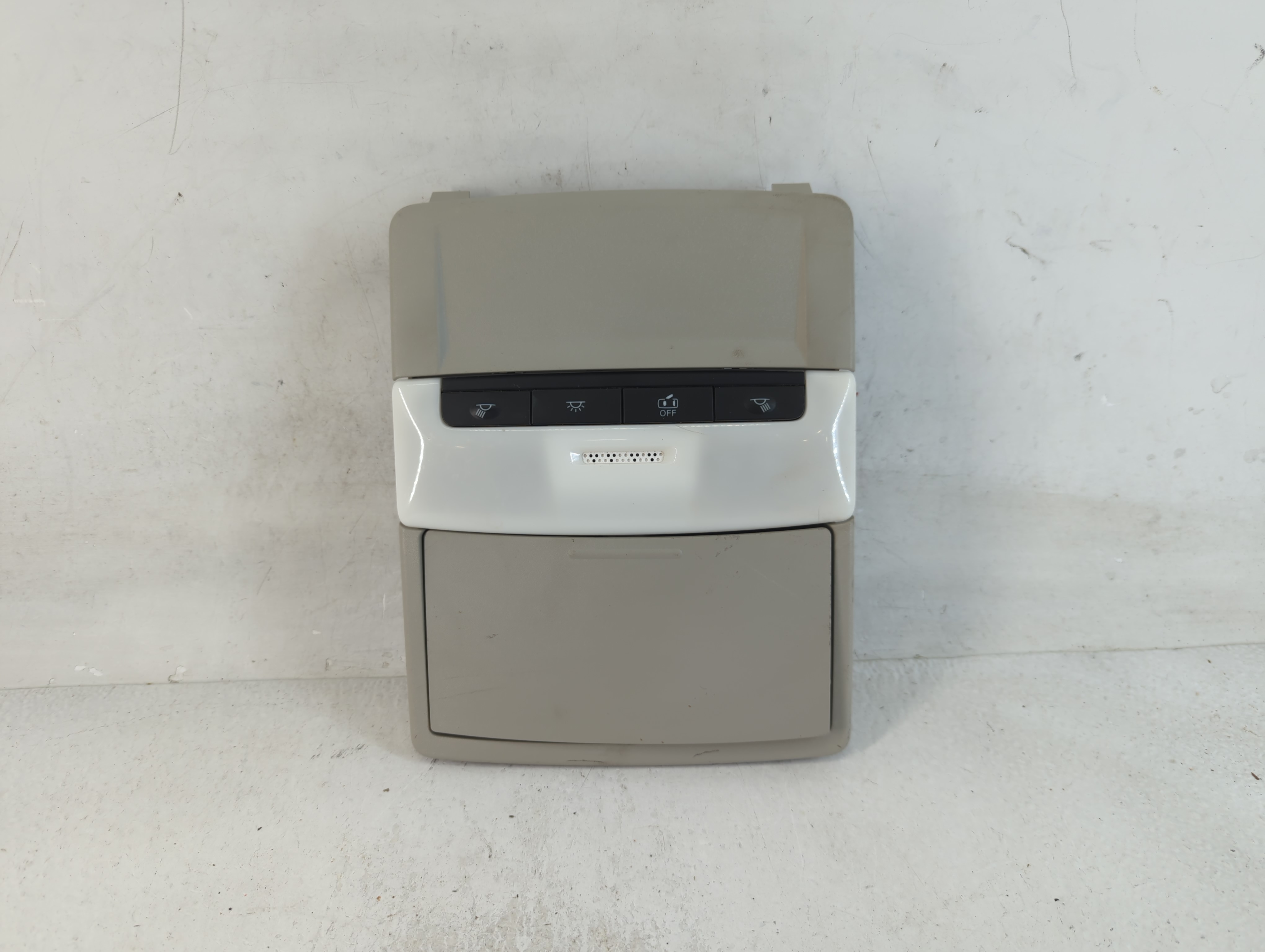 2021 Nissan Rogue Overhead Roof Console 788257 - Oemusedautoparts1.com