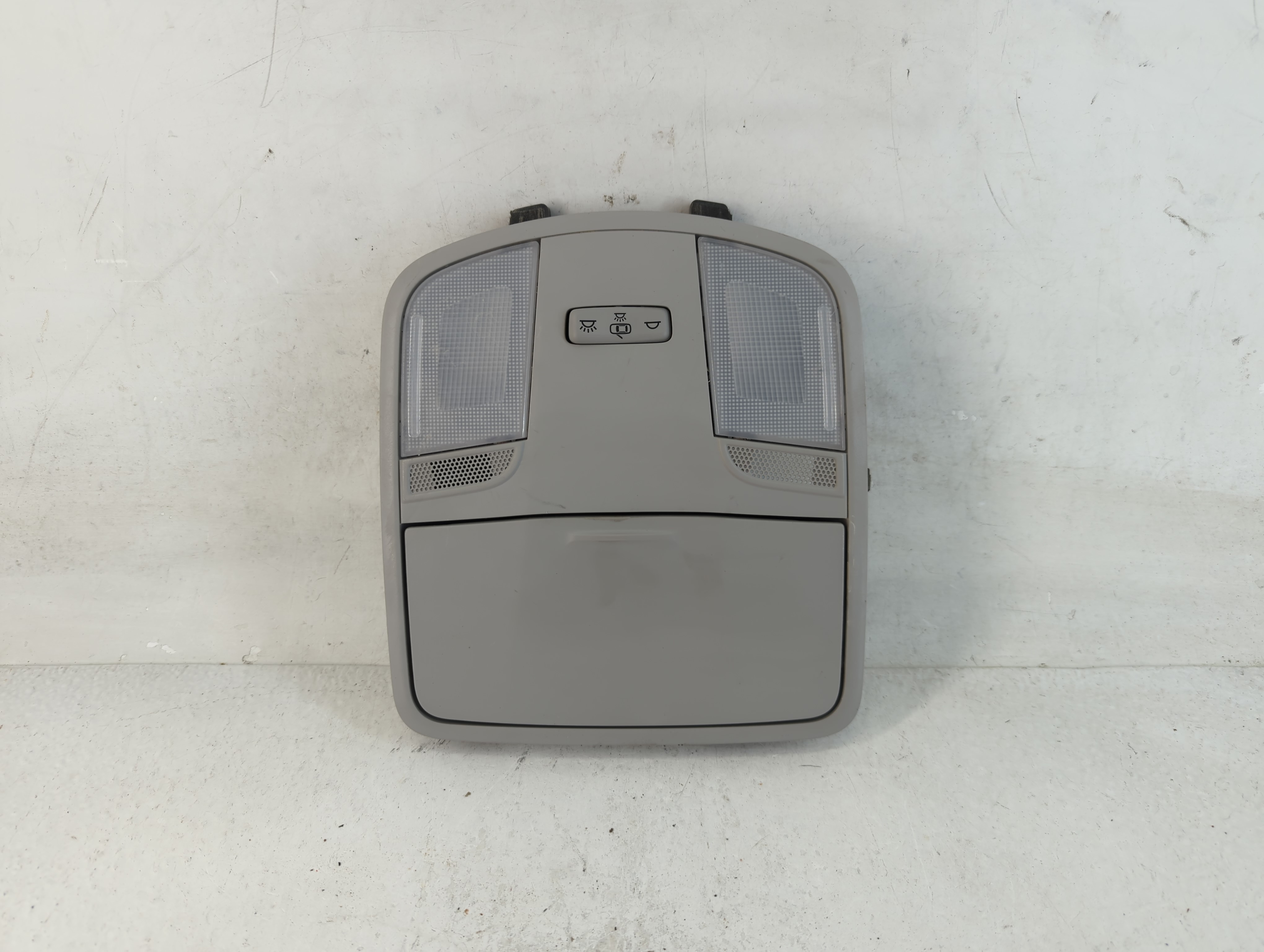 2019 Hyundai Kona Overhead Roof Console 788262 - Oemusedautoparts1.com