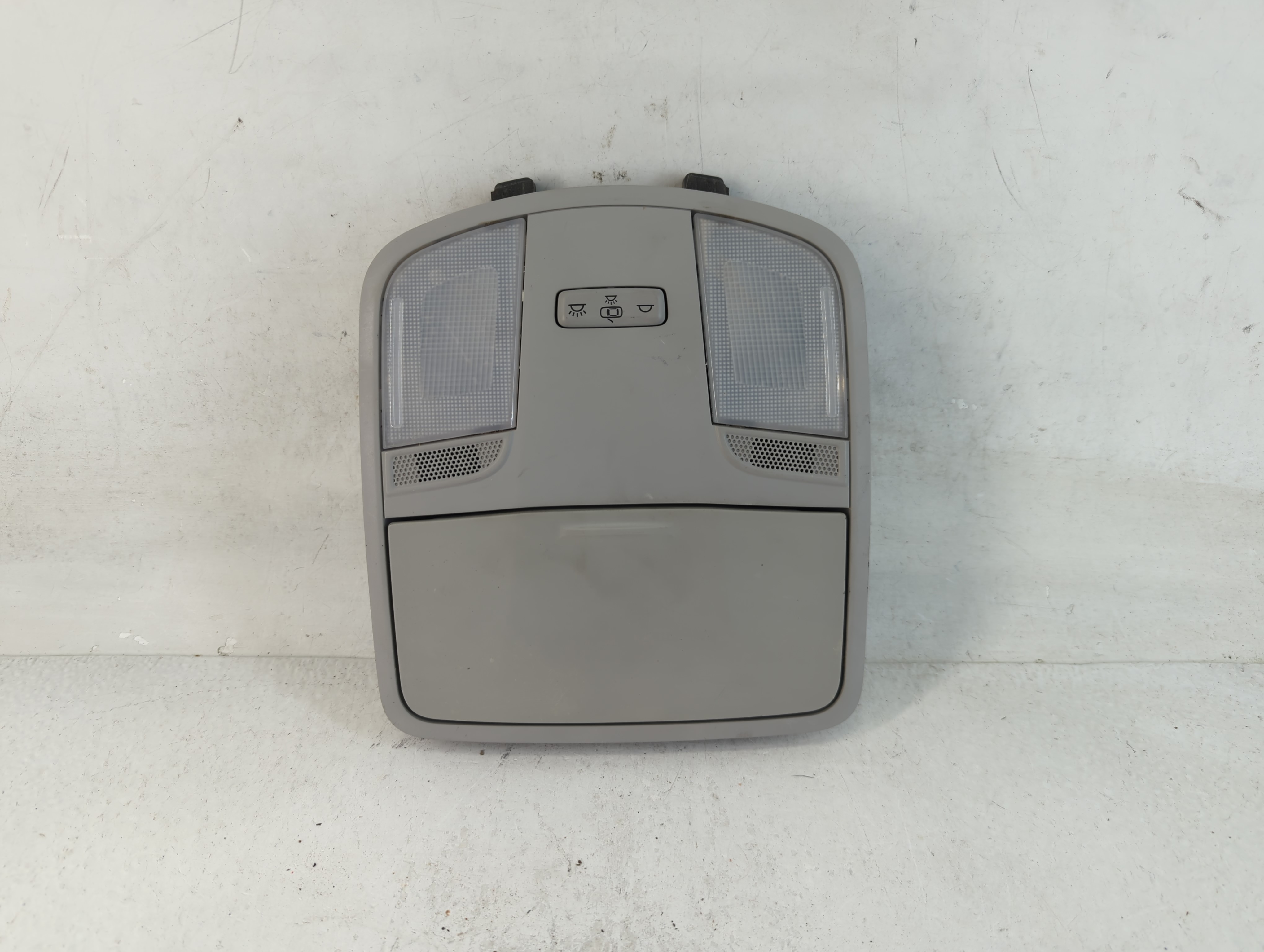 2019 Hyundai Kona Overhead Roof Console 788264 - Oemusedautoparts1.com