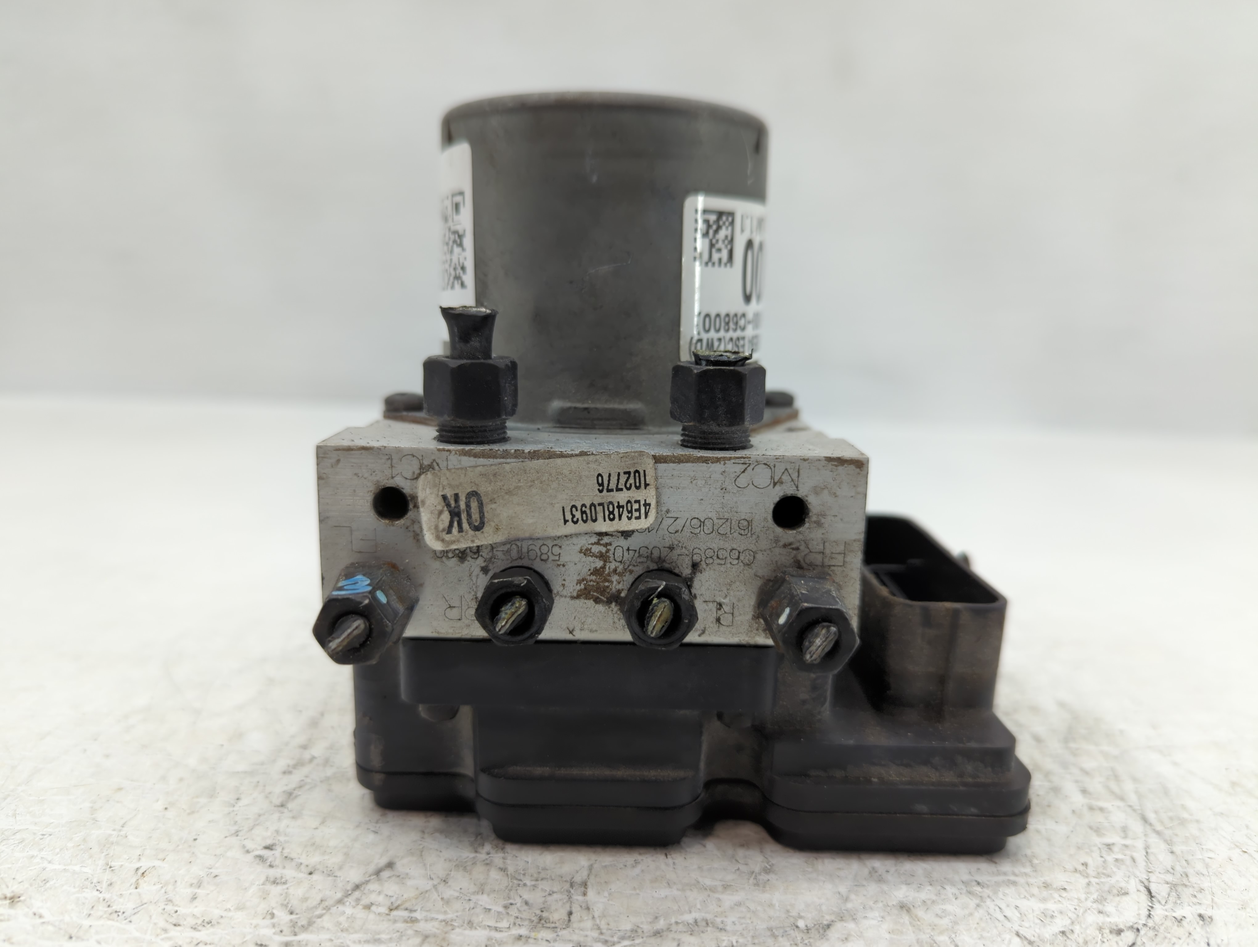 Picture of 2016-2018 Kia Sorento Abs Pump Control Module 788489