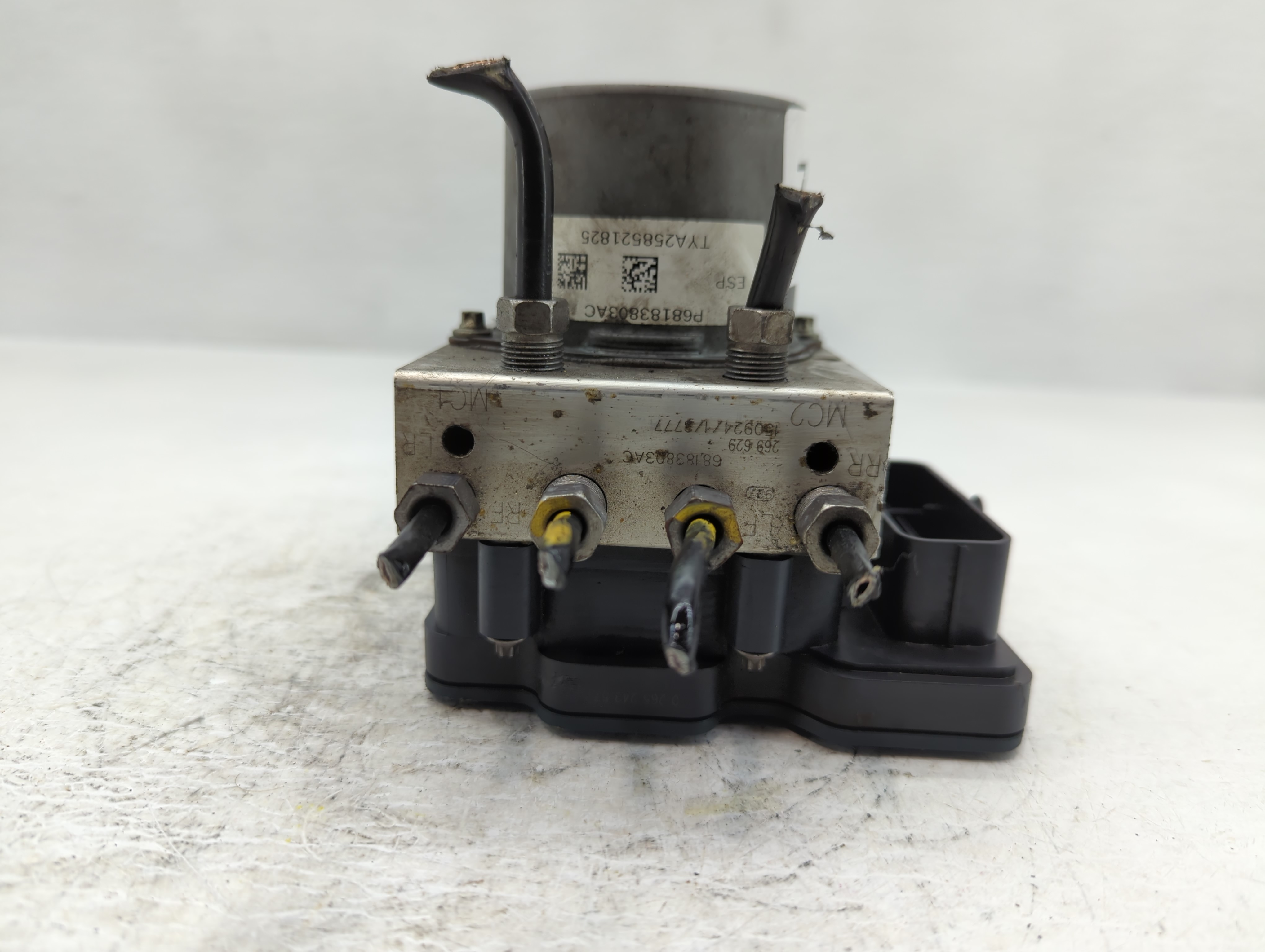 2015-2016 Chrysler Town & Country Abs Pump Control Module 788592 - Oemusedautoparts1.com