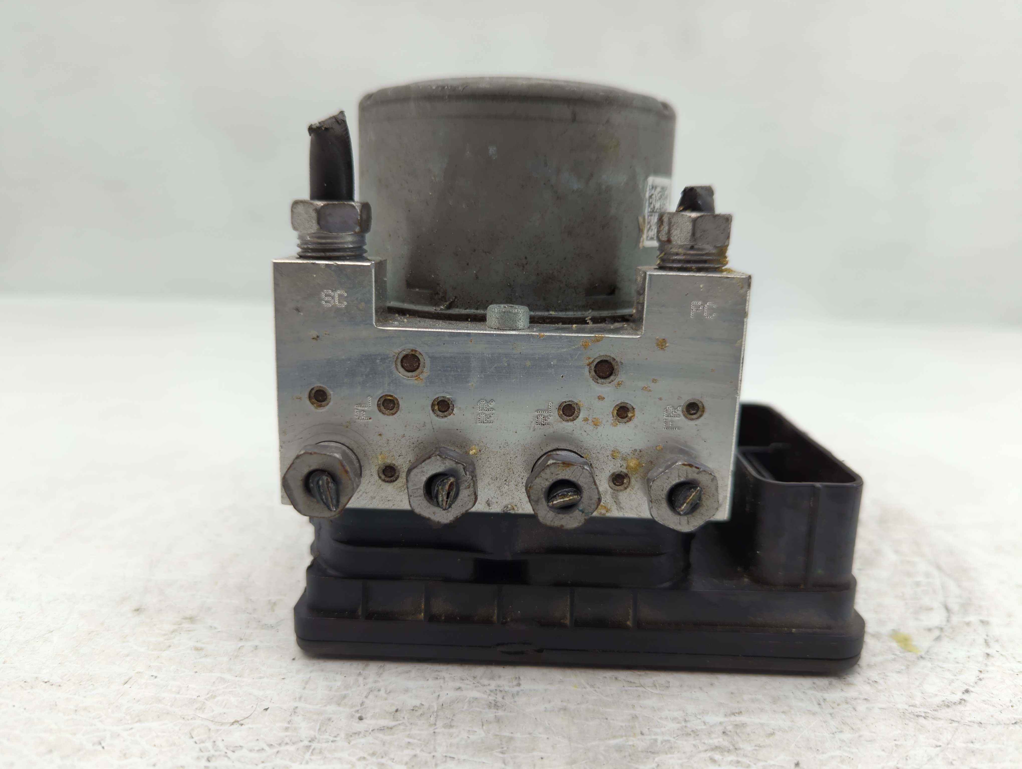 2017-2018 Cadillac Ats Abs Pump Control Module 788594 - Oemusedautoparts1.com