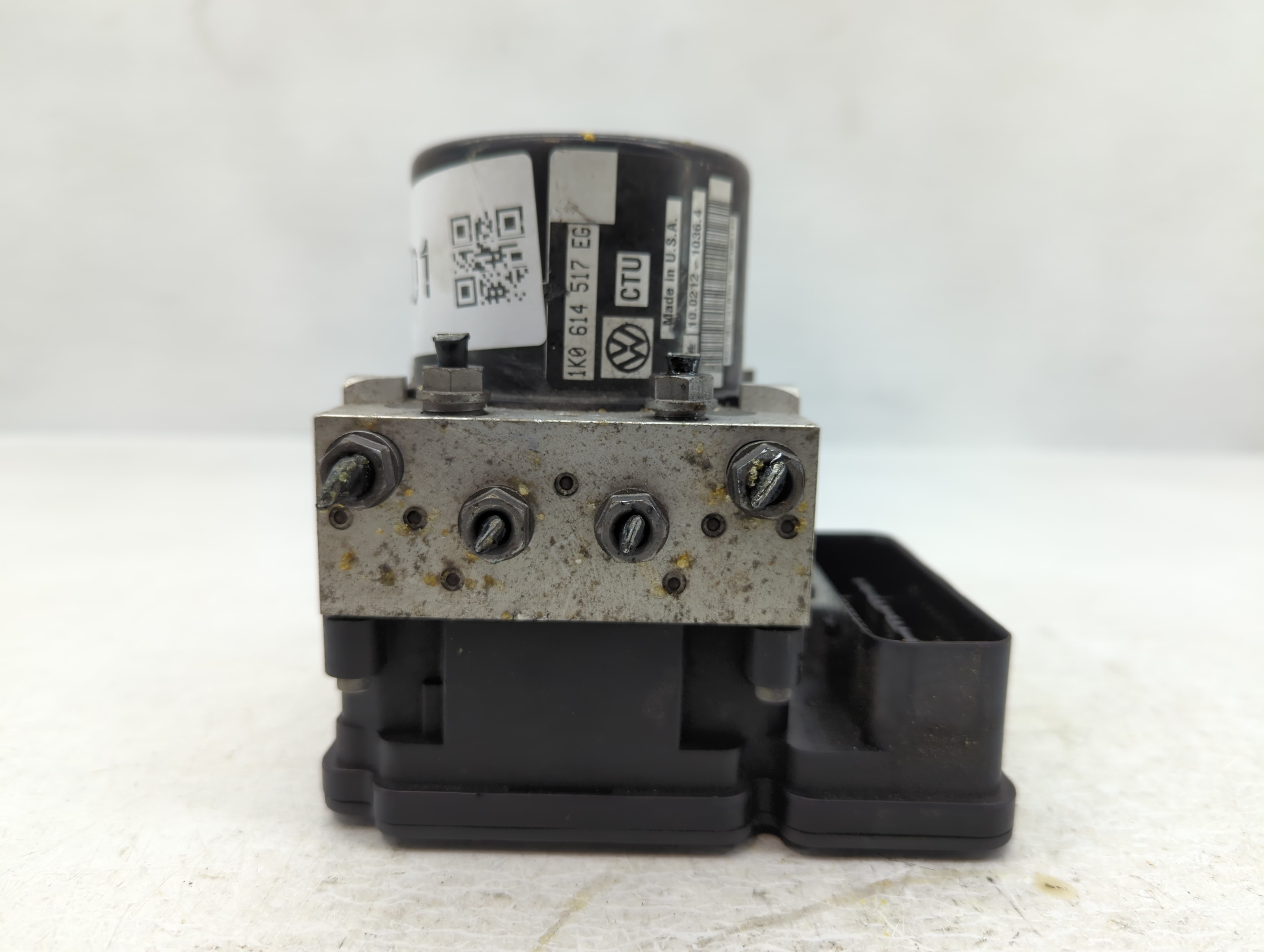 Picture of 2013-2015 Volkswagen Passat Abs Pump Control Module 788601