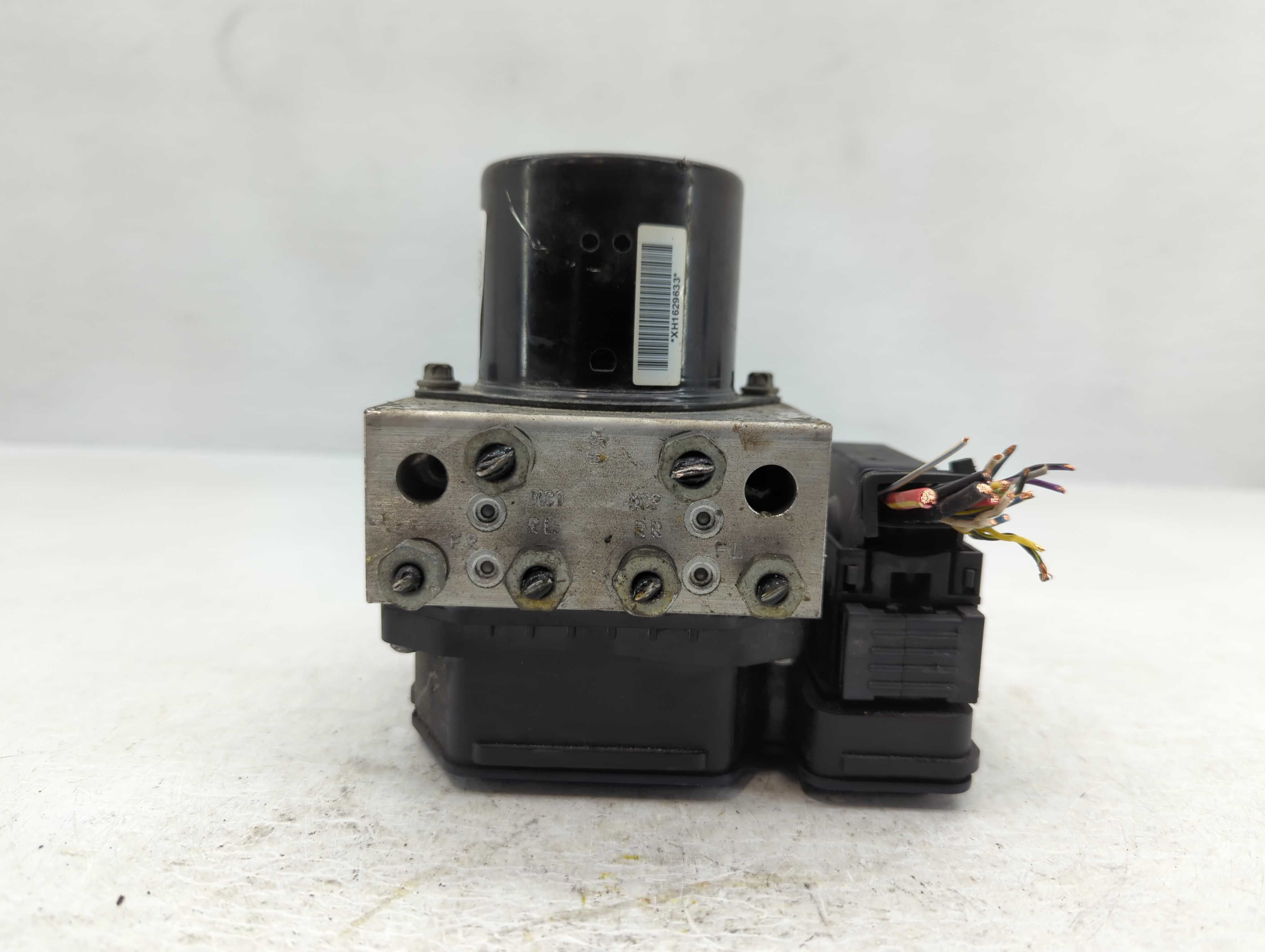 2013-2016 Chevrolet Malibu Abs Pump Control Module 788655 - Oemusedautoparts1.com