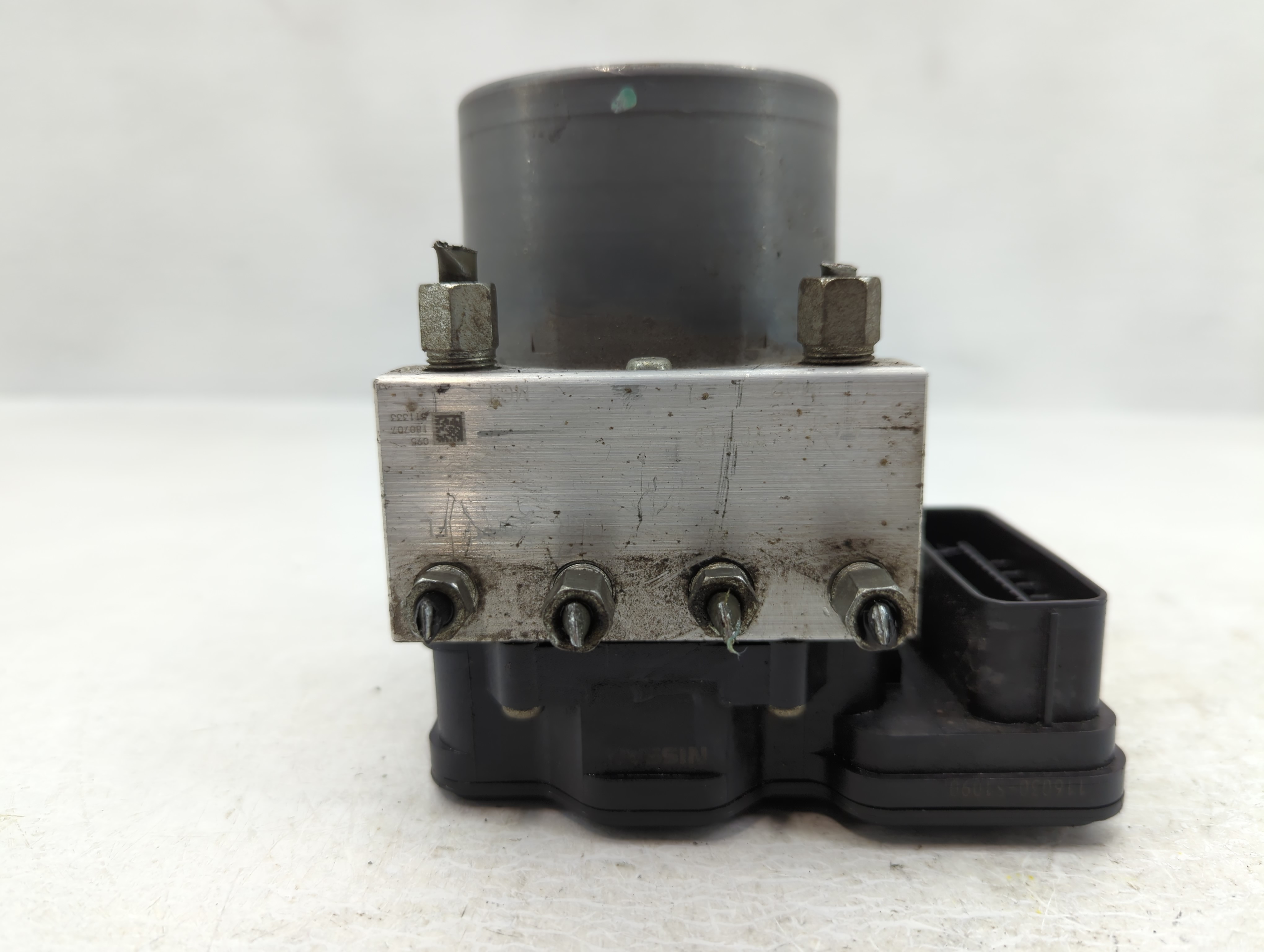 Picture of 2017-2017 Nissan Pathfinder Abs Pump Control Module 788666