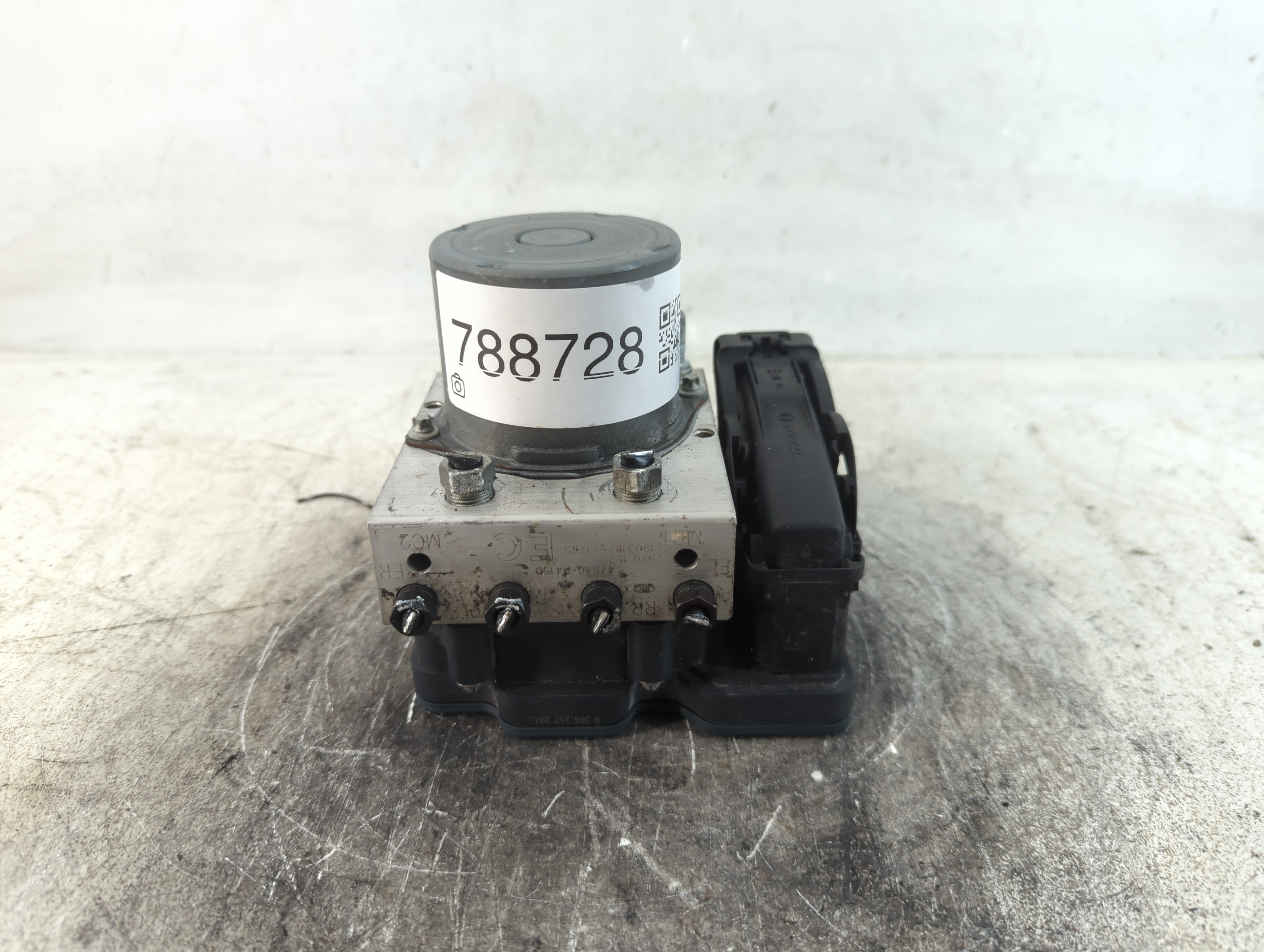 Picture of 2019-2019 Toyota C-hr Abs Pump Control Module 788728