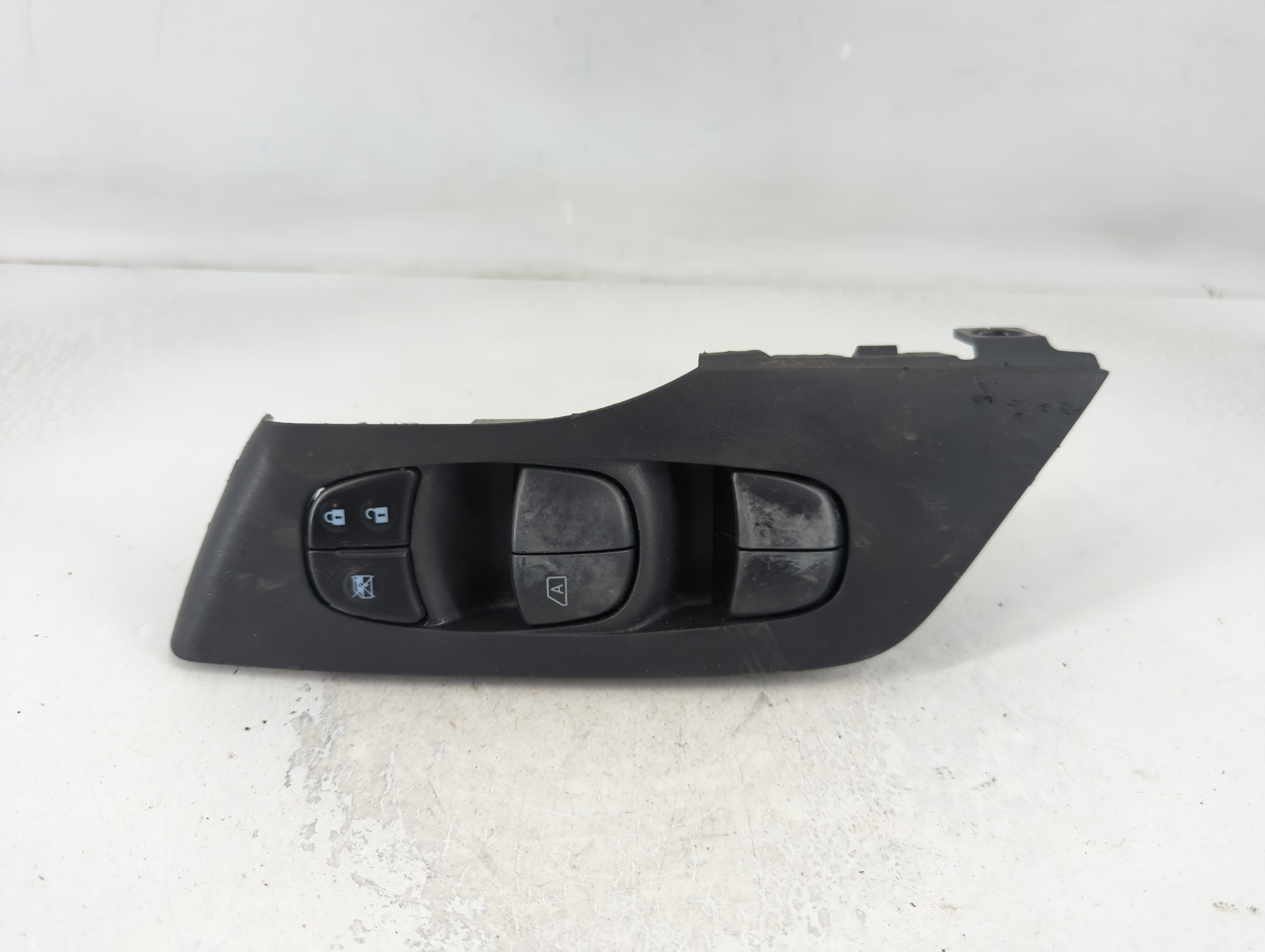 2013-2018 Nissan Altima Driver Left Door Master Power Window Switch 789048 - Oemusedautoparts1.com