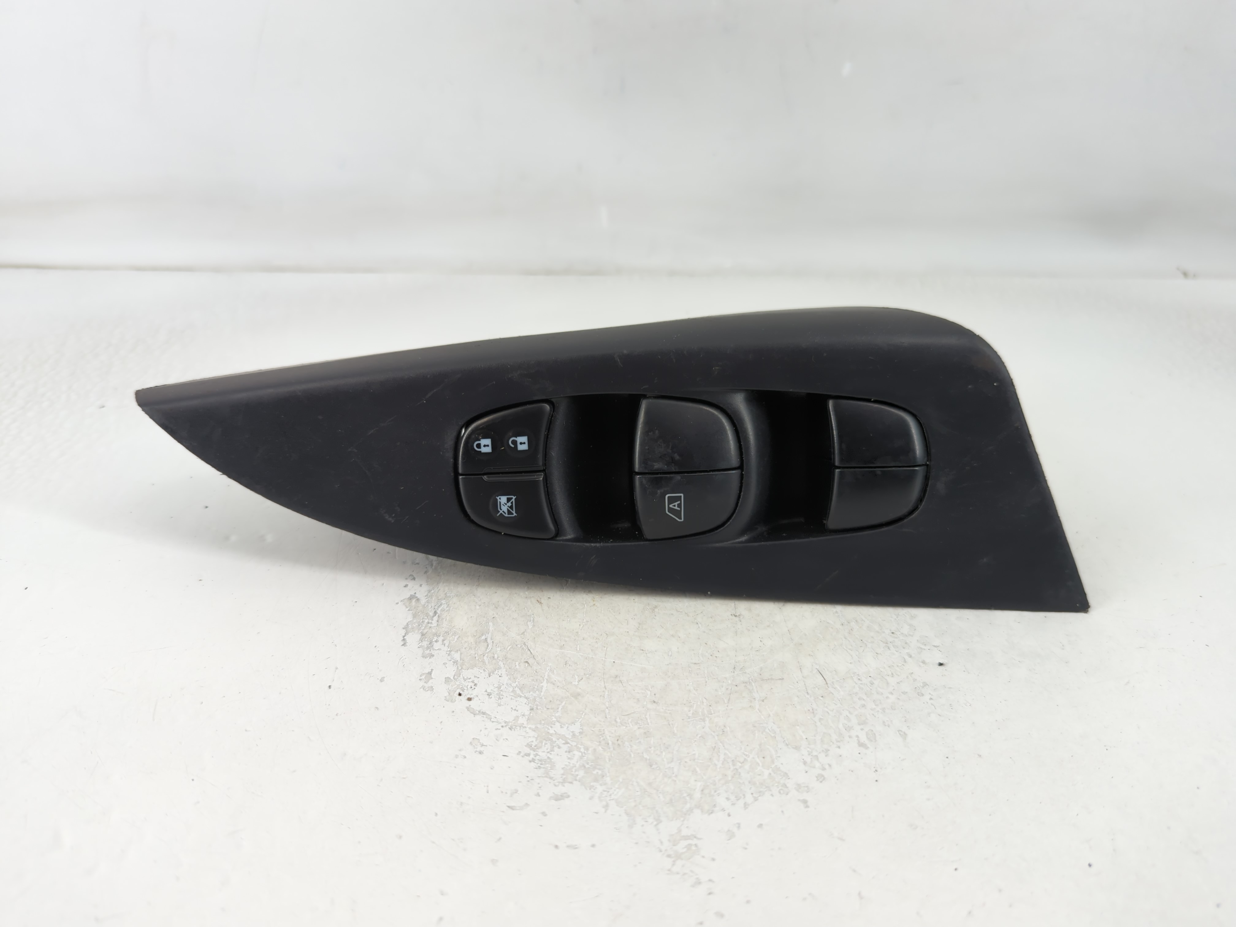 Picture of 2013-2019 Nissan Sentra Driver Left Door Master Power Window Switch 789130